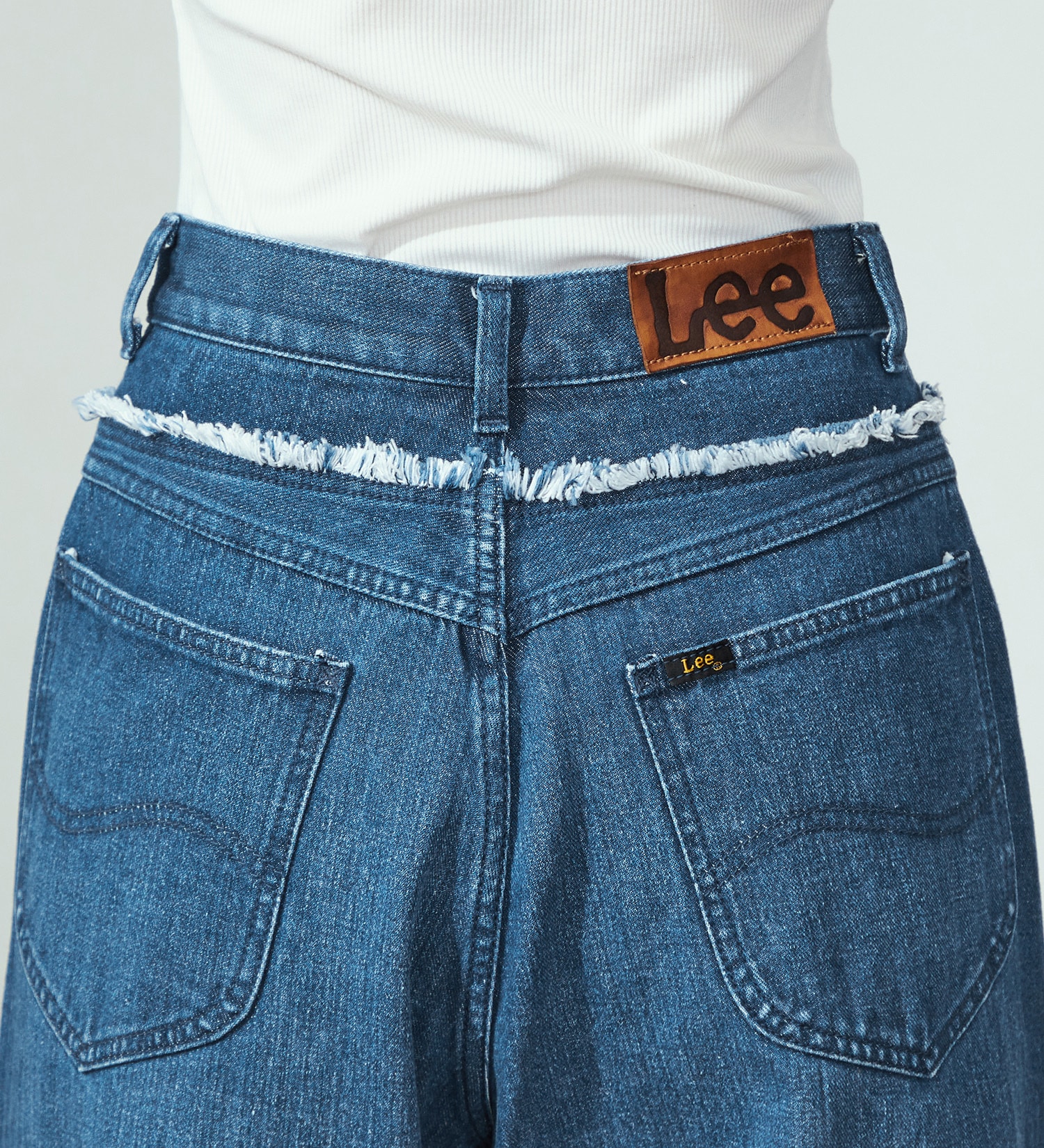 Lee(リー)のダブルウエスト ワイドデニムパンツ/オーガニック混コットン|パンツ/デニム/ジーンズパンツ/レディース|中色ブルー