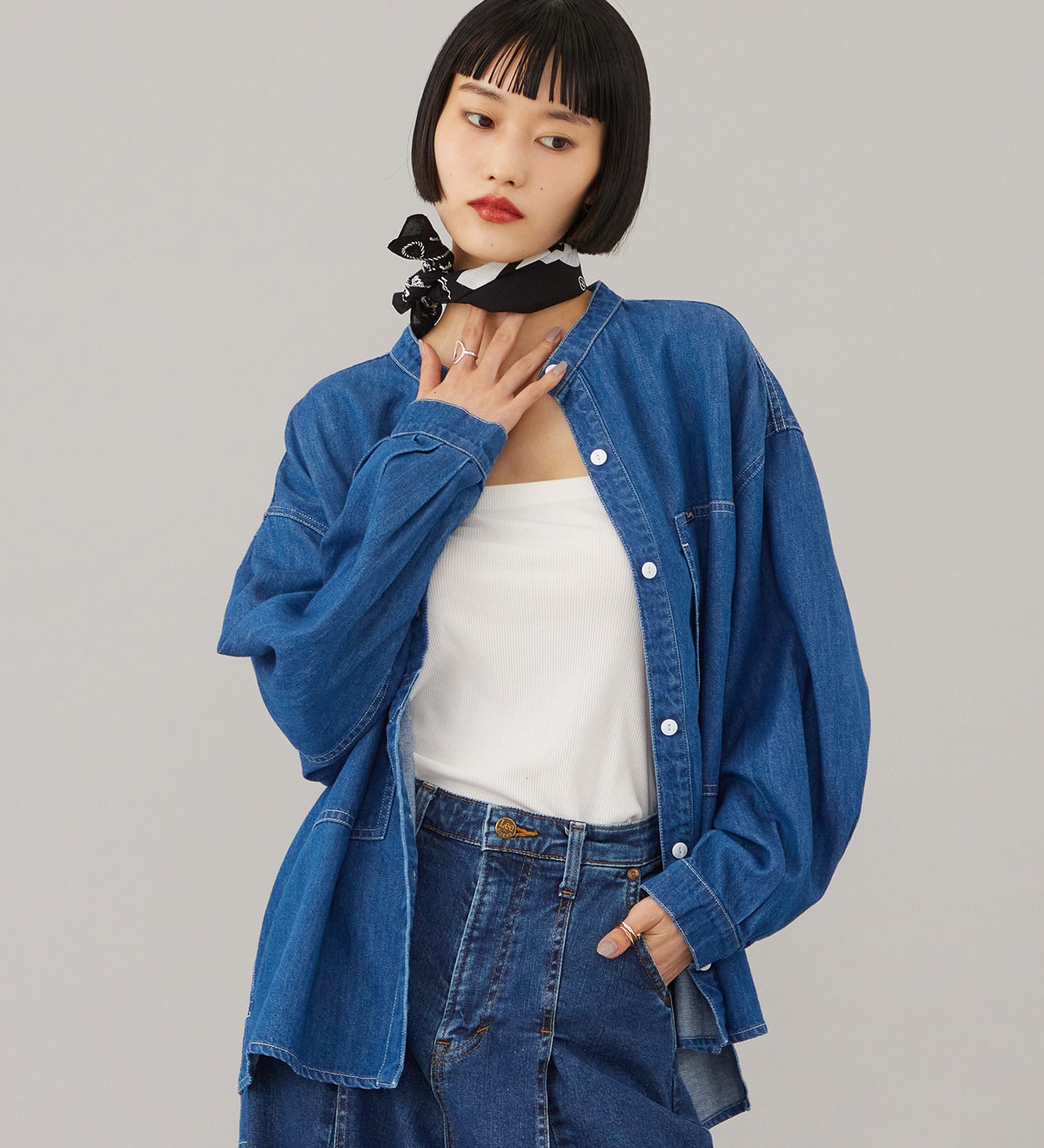 Lee(リー)のSKIPPER DENIM SHIRTS / スキッパーデニムシャツ|トップス/シャツ/ブラウス/レディース|中色ブルー