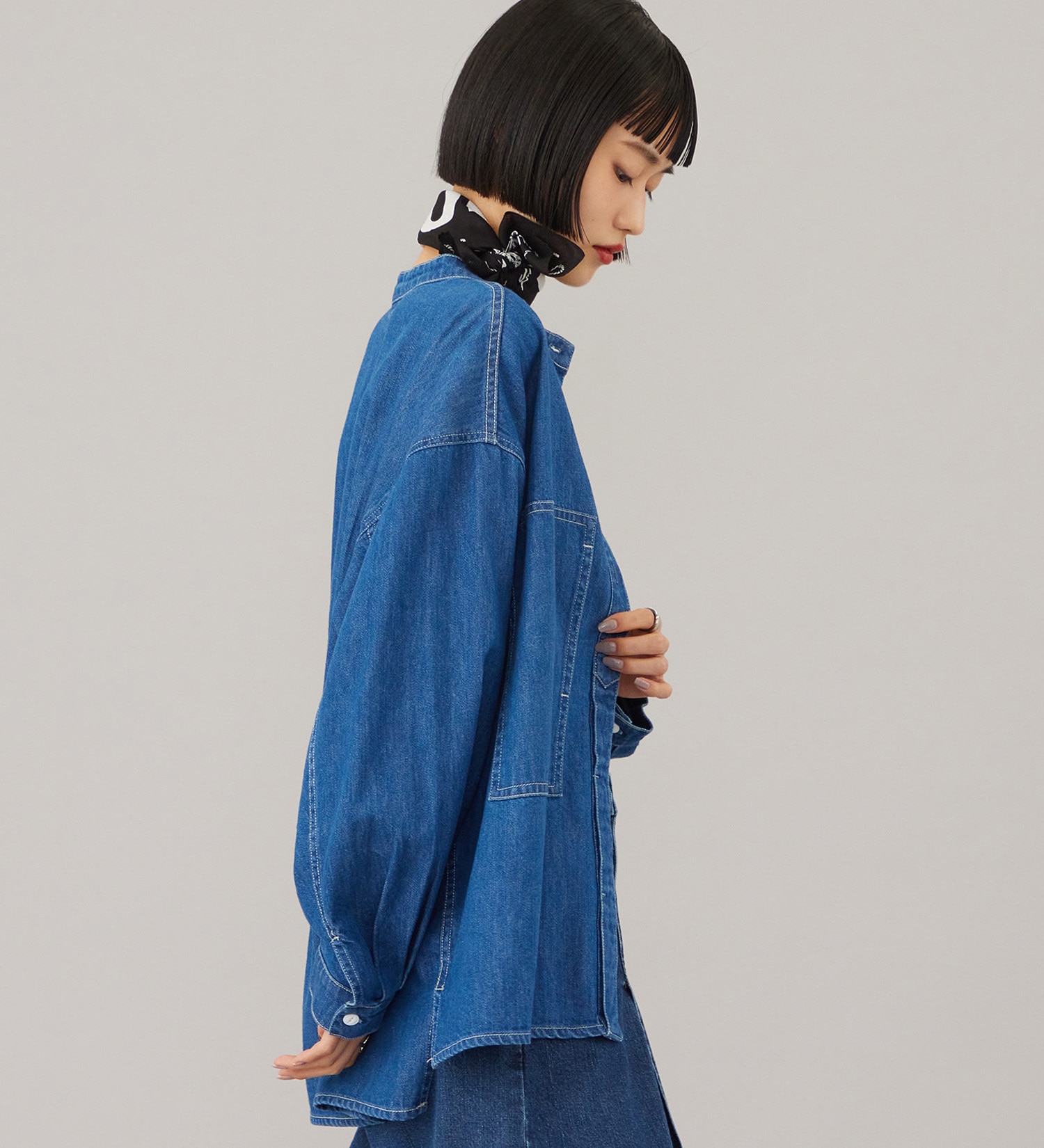 Lee(リー)のSKIPPER DENIM SHIRTS / スキッパーデニムシャツ|トップス/シャツ/ブラウス/レディース|中色ブルー