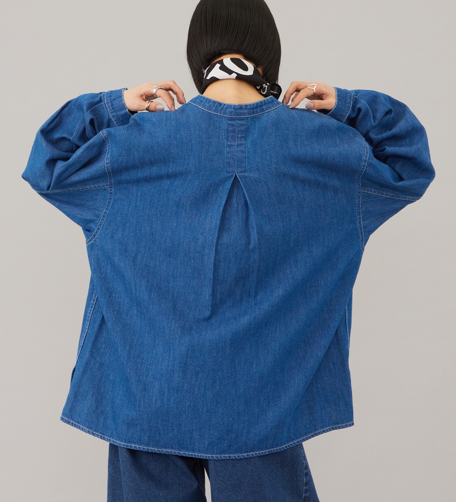 Lee(リー)のSKIPPER DENIM SHIRTS / スキッパーデニムシャツ|トップス/シャツ/ブラウス/レディース|中色ブルー