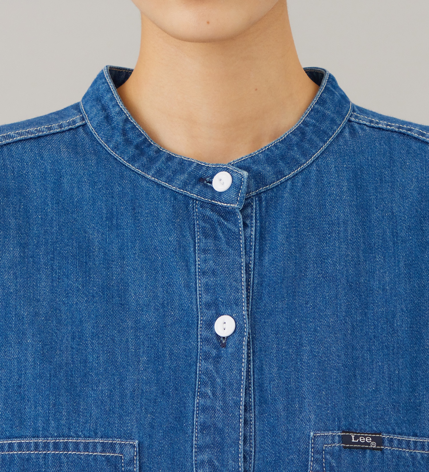 Lee(リー)のSKIPPER DENIM SHIRTS / スキッパーデニムシャツ|トップス/シャツ/ブラウス/レディース|中色ブルー