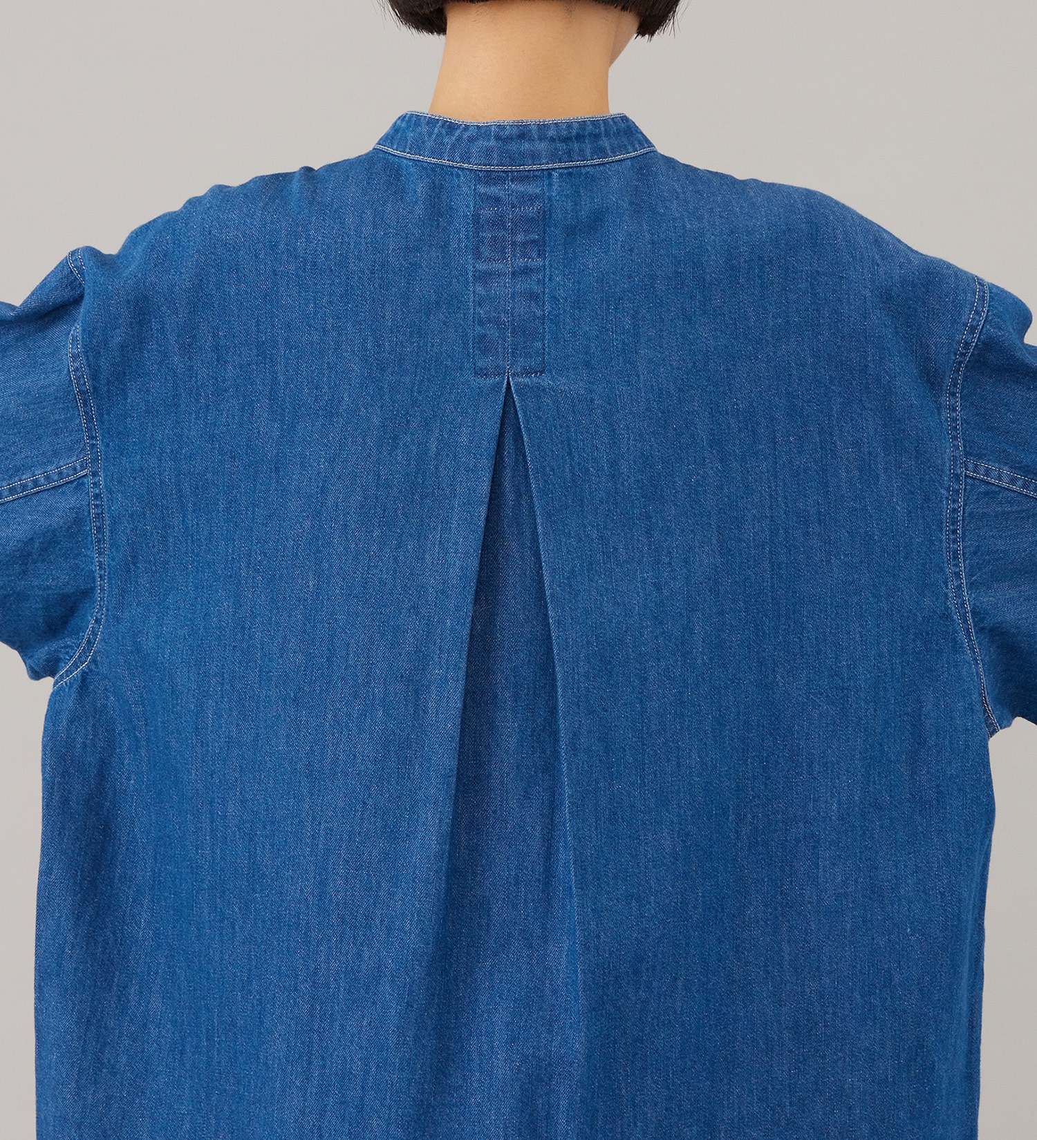 Lee(リー)のSKIPPER DENIM SHIRTS / スキッパーデニムシャツ|トップス/シャツ/ブラウス/レディース|中色ブルー