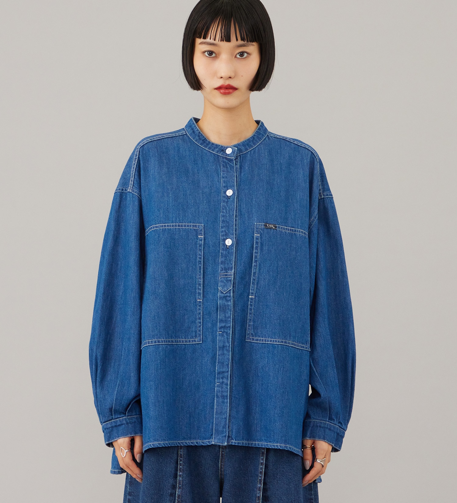 Lee(リー)のSKIPPER DENIM SHIRTS / スキッパーデニムシャツ|トップス/シャツ/ブラウス/レディース|中色ブルー
