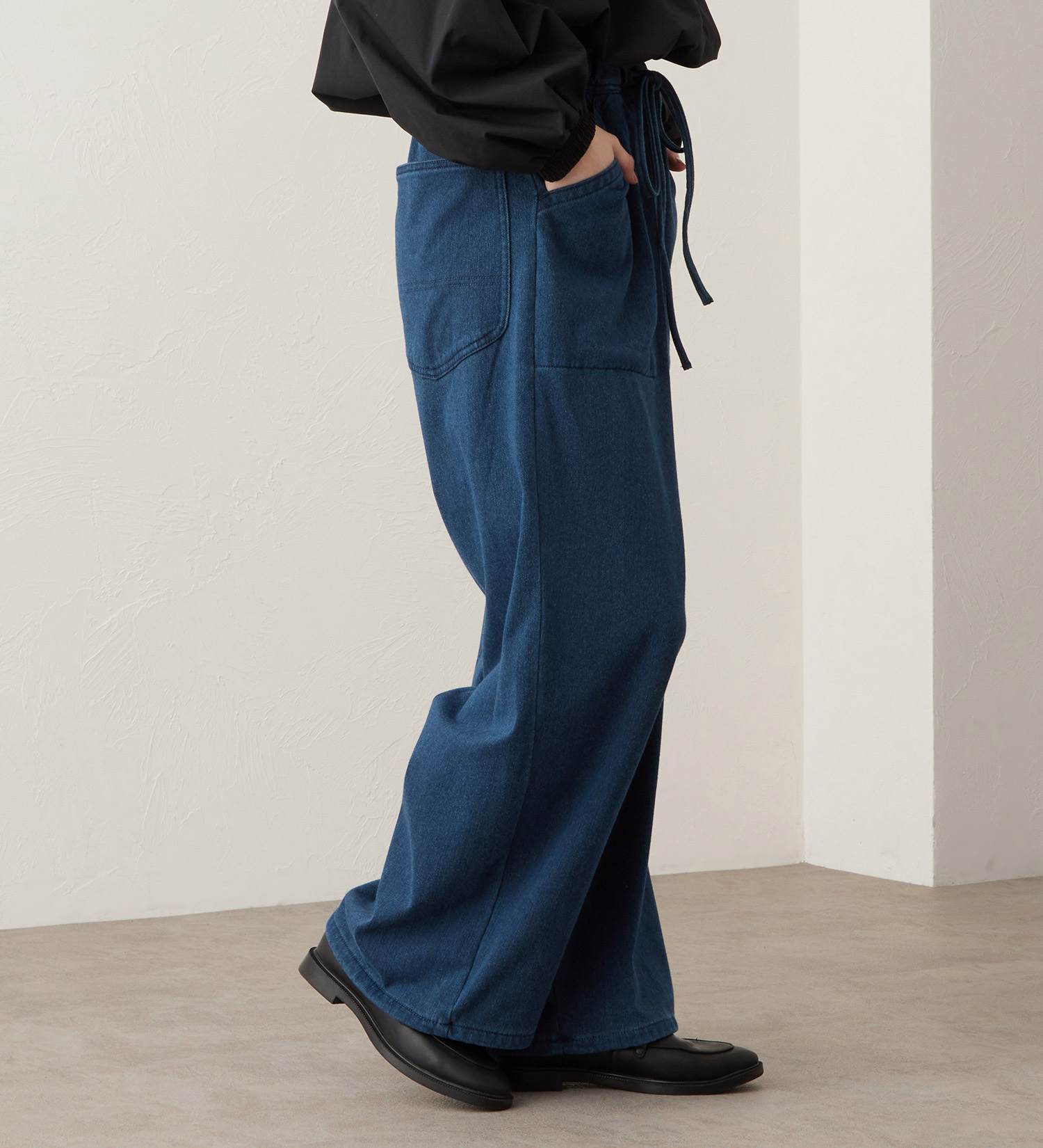 Lee(リー)の【試着対象】EASY PAINTER PANTS / イージーペインターパンツ ニットデニム【暖】|パンツ/デニム/ジーンズパンツ/レディース|中色ブルー