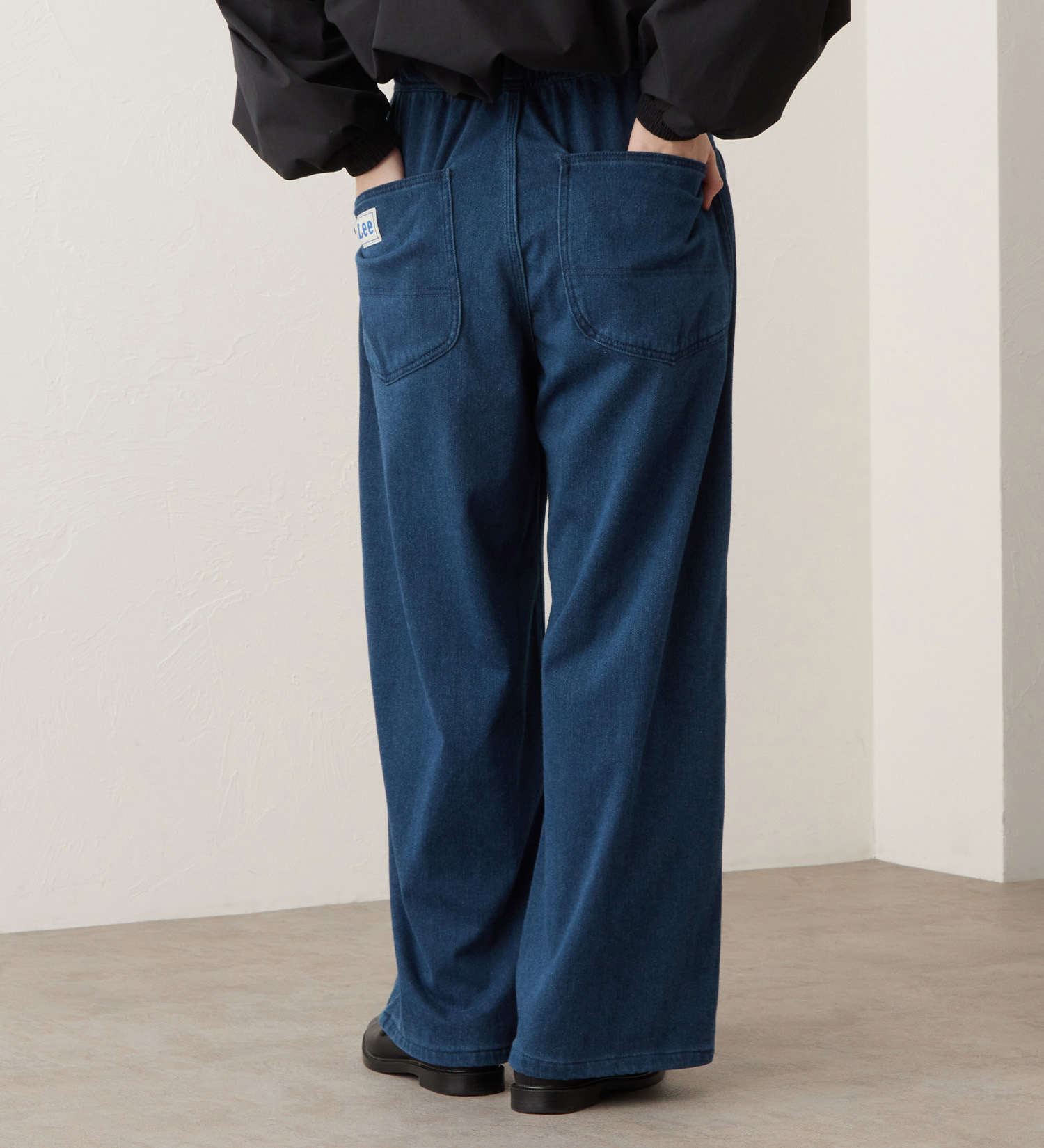 Lee(リー)の【試着対象】EASY PAINTER PANTS / イージーペインターパンツ ニットデニム【暖】|パンツ/デニム/ジーンズパンツ/レディース|中色ブルー