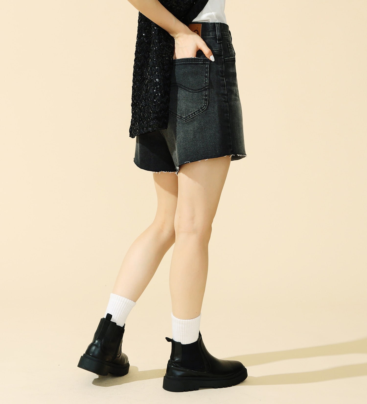 Lee(リー)の【SUMMER SALE】【豊富なサイズ展開】Lee BABE ストレッチ/ショートデニムパンツ XS-4L セットアップ対応|パンツ/パンツ/レディース|ブラックデニム