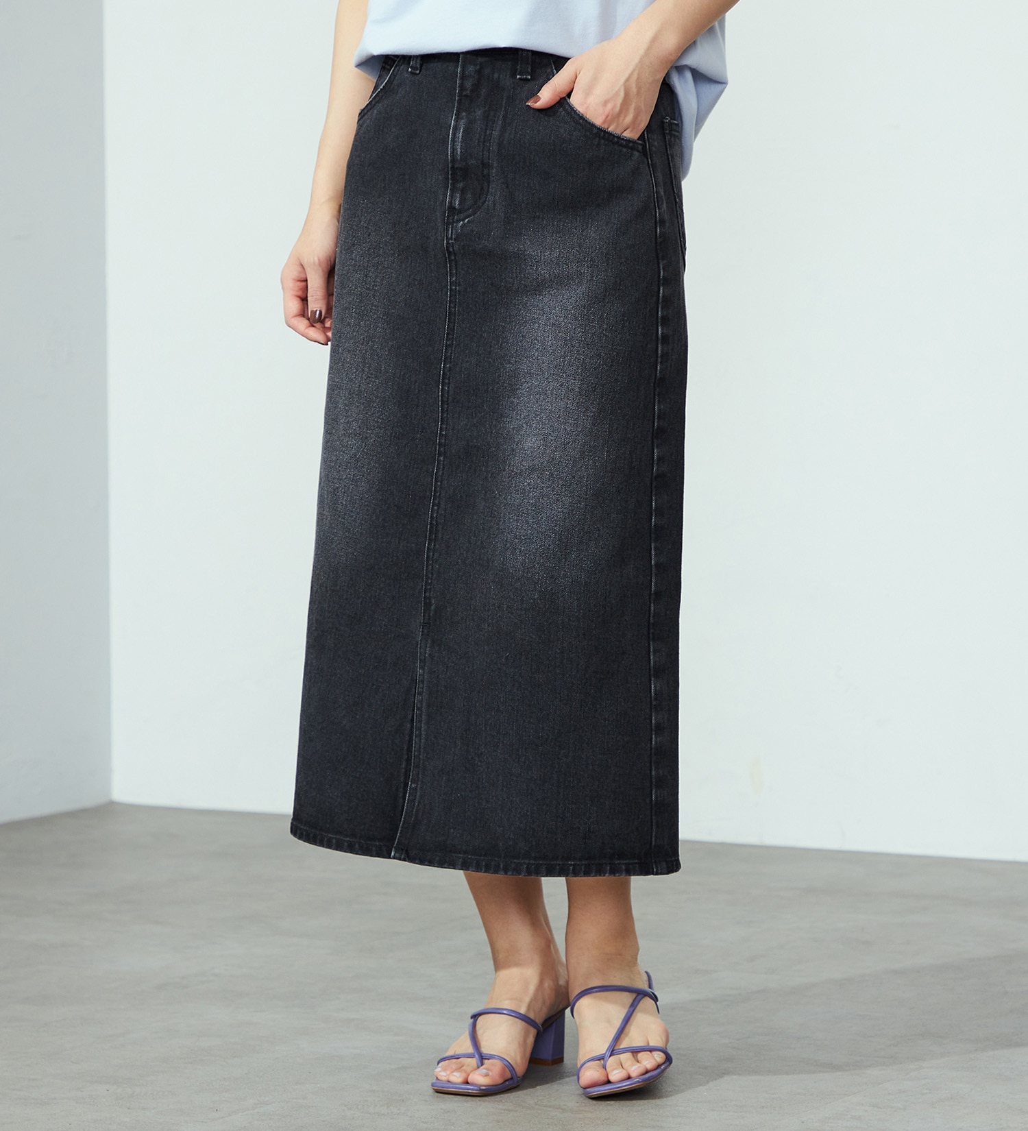 Lee(リー)の【豊富なサイズ展開】Lee BABE ストレッチ/ミドル丈デニムスカート XS-XL セットアップ可|スカート/デニムスカート/レディース|ブラックデニム