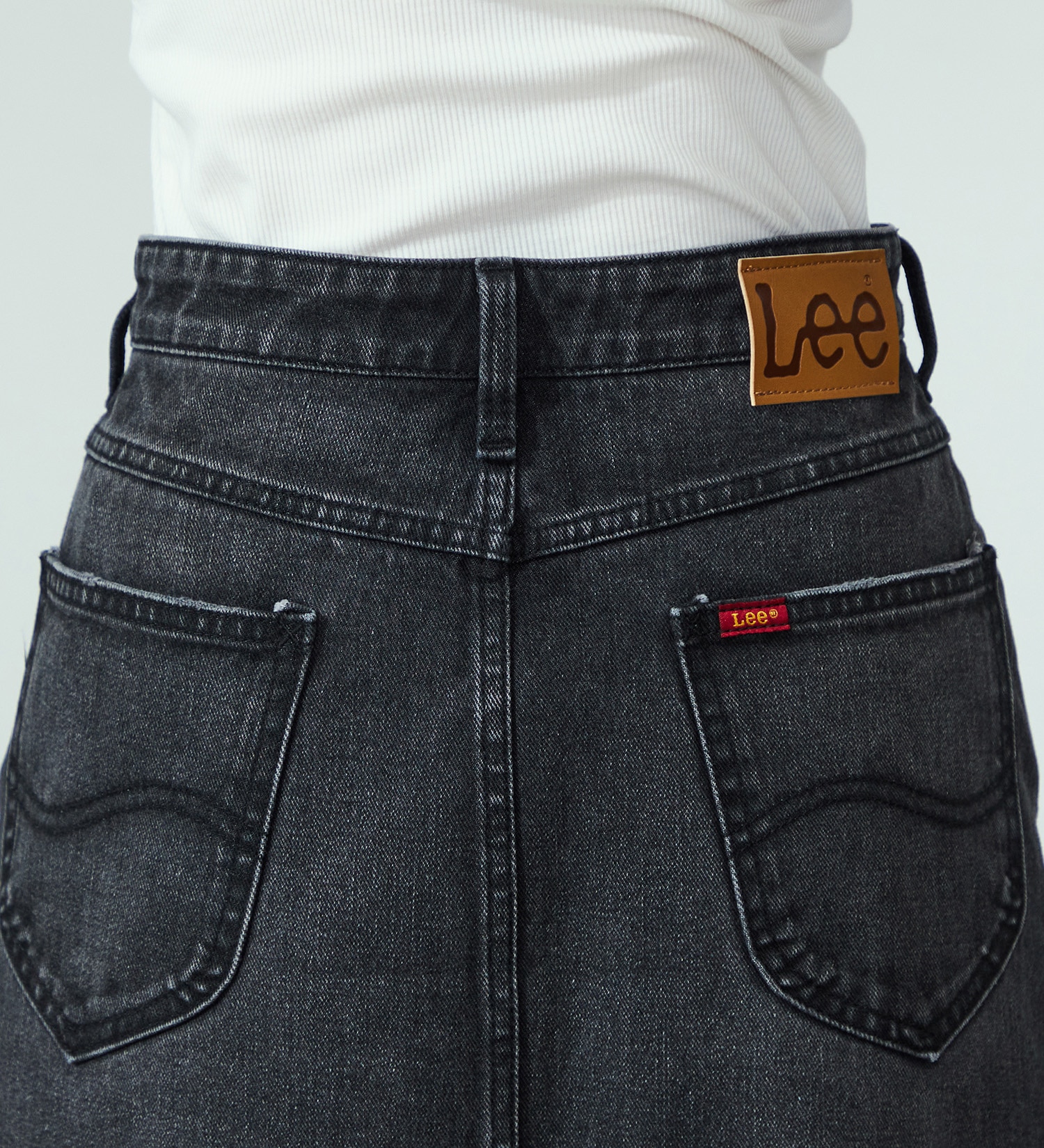 Lee(リー)の【豊富なサイズ展開】Lee BABE ストレッチ/ミドル丈デニムスカート XS-XL セットアップ可|スカート/デニムスカート/レディース|ブラックデニム