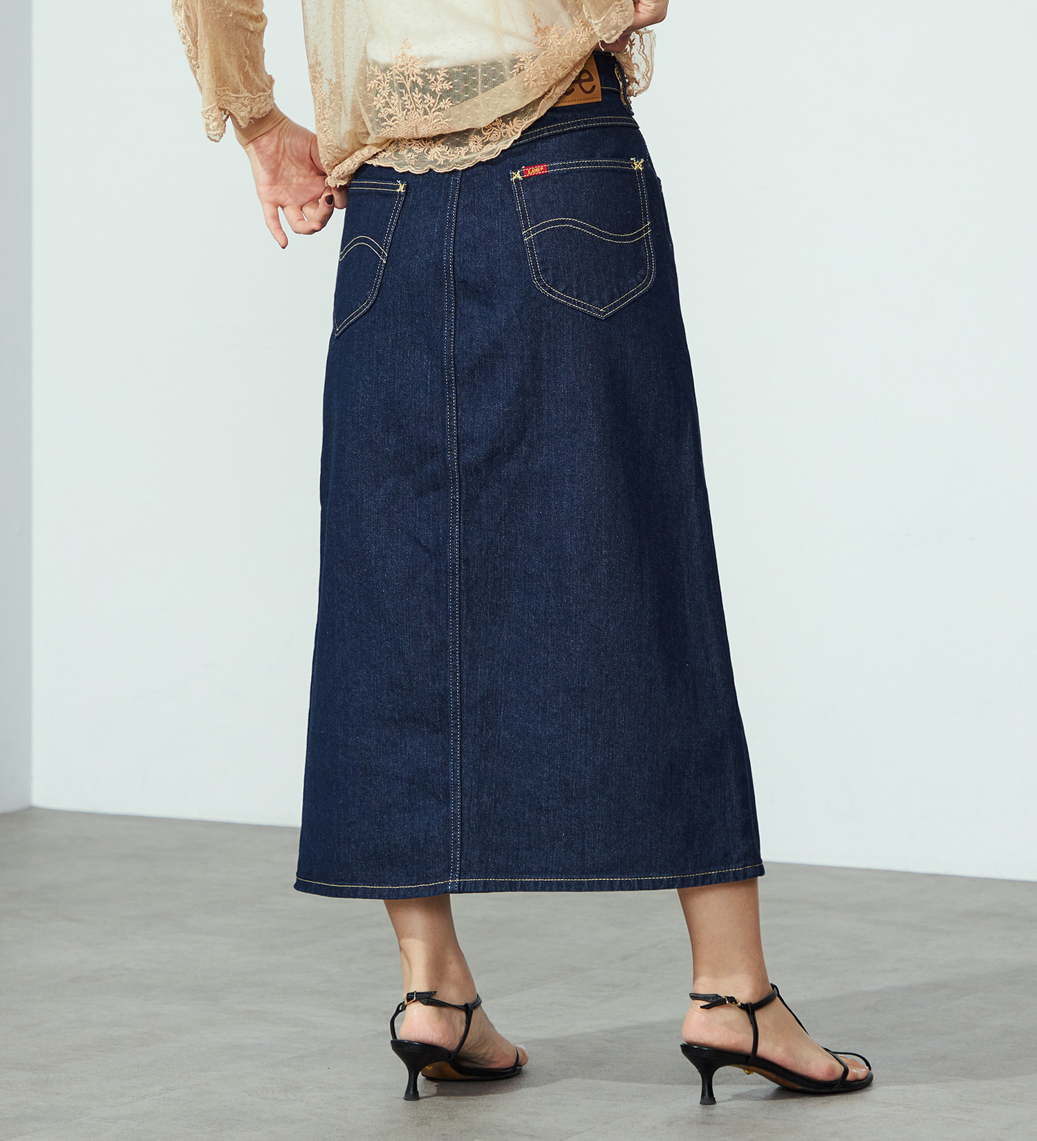 Lee(リー)のLee BABE ストレッチ/ミドル丈デニムスカート 【豊富なサイズ展開XS-XL】|スカート/デニムスカート/レディース|インディゴブルー