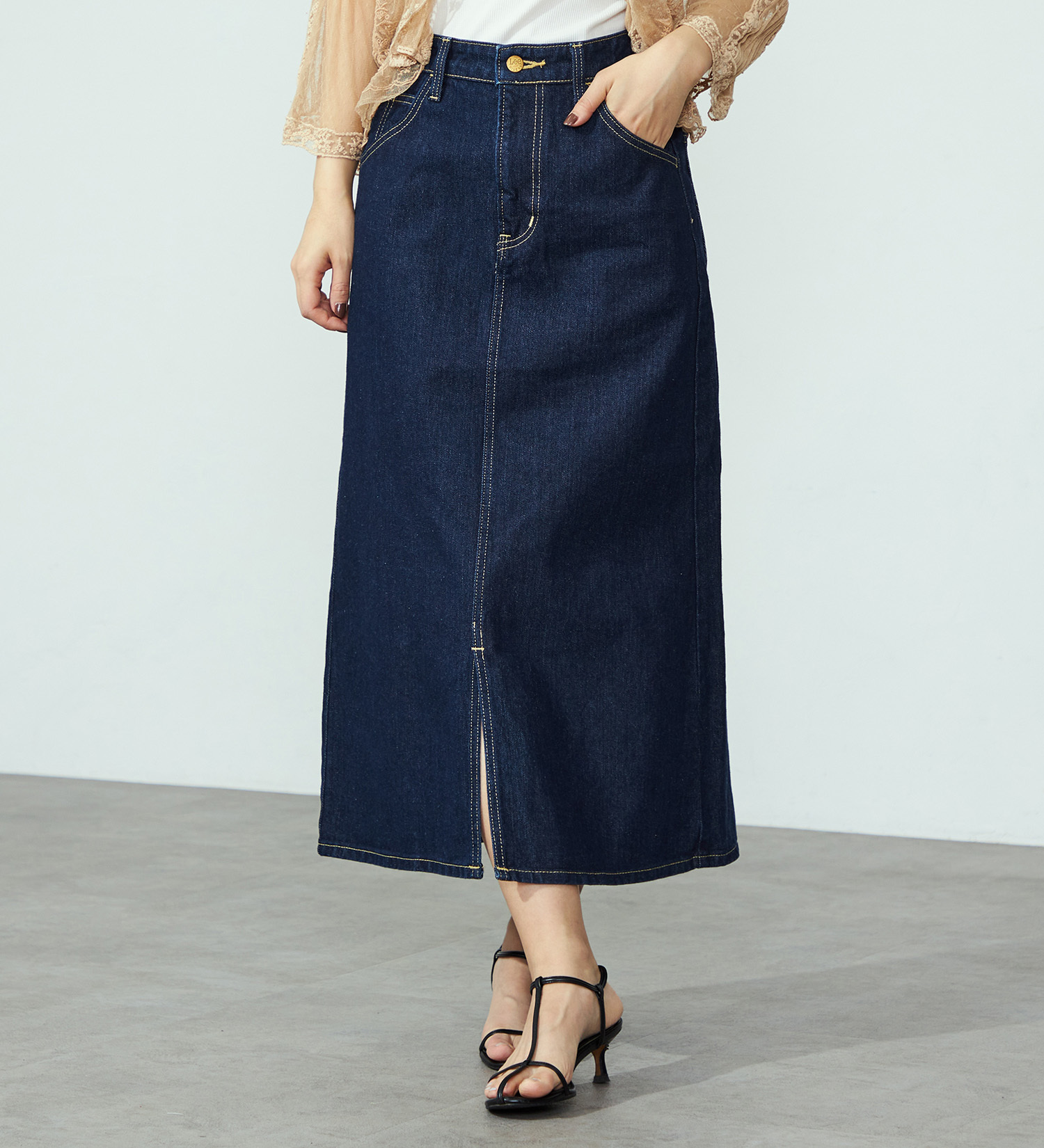 Lee(リー)のLee BABE ストレッチ/ミドル丈デニムスカート 【豊富なサイズ展開XS-XL】|スカート/デニムスカート/レディース|インディゴブルー