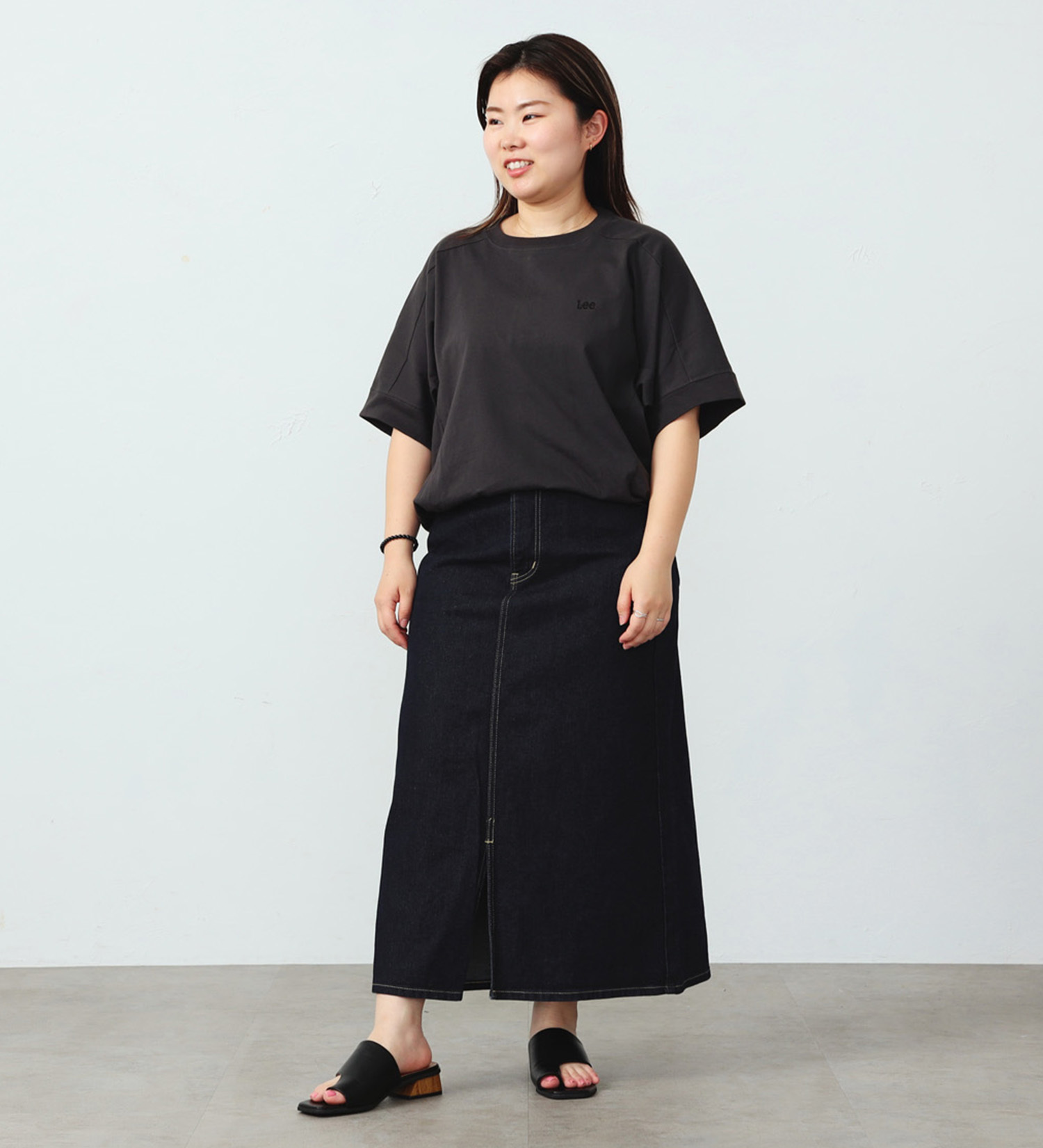 Lee(リー)のLee BABE ストレッチ/ミドル丈デニムスカート 【豊富なサイズ展開XS-XL】|スカート/デニムスカート/レディース|インディゴブルー