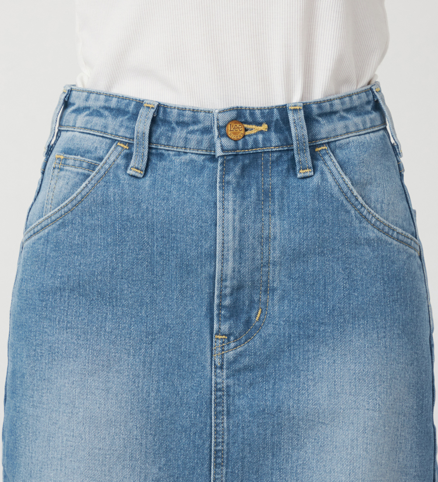 Lee(リー)のLee BABE ストレッチ/ミドル丈デニムスカート 【豊富なサイズ展開XS-XL】|スカート/デニムスカート/レディース|淡色ブルー