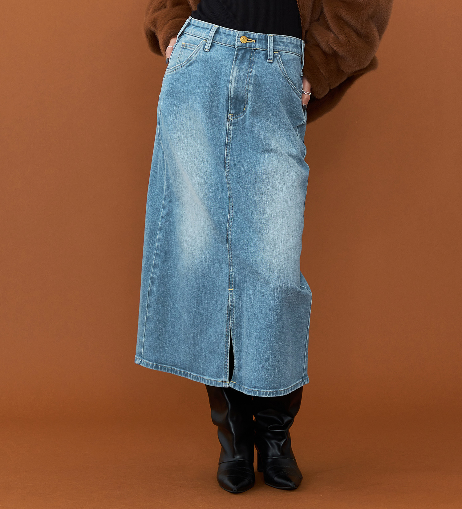 Lee(リー)のLee BABE ストレッチ/ミドル丈デニムスカート 【豊富なサイズ展開XS-XL】|スカート/デニムスカート/レディース|淡色ブルー