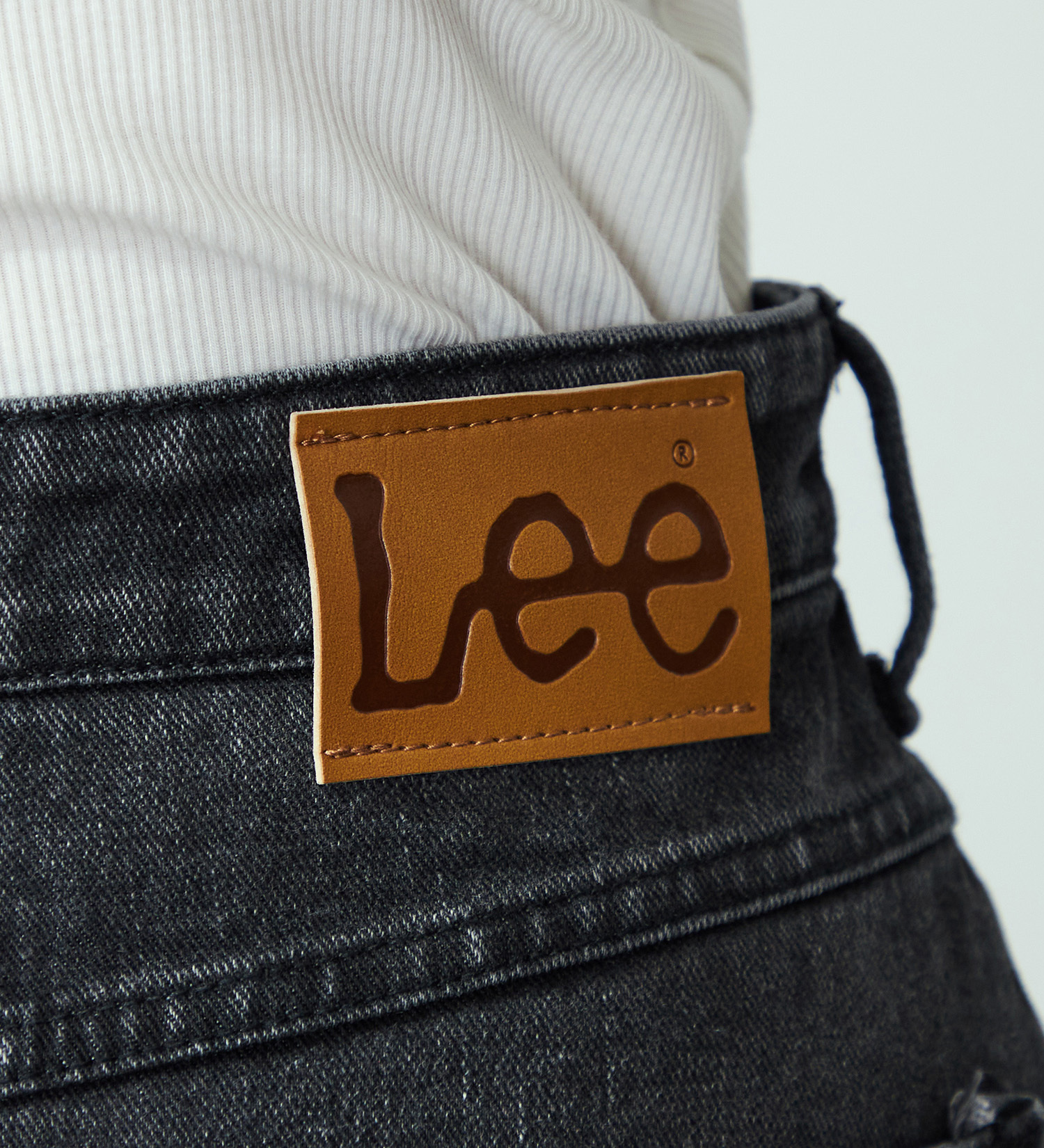 Lee(リー)のLee BABE ストレッチ/ミドル丈デニムスカート 【豊富なサイズ展開XS-XL】|スカート/デニムスカート/レディース|ブラックデニム