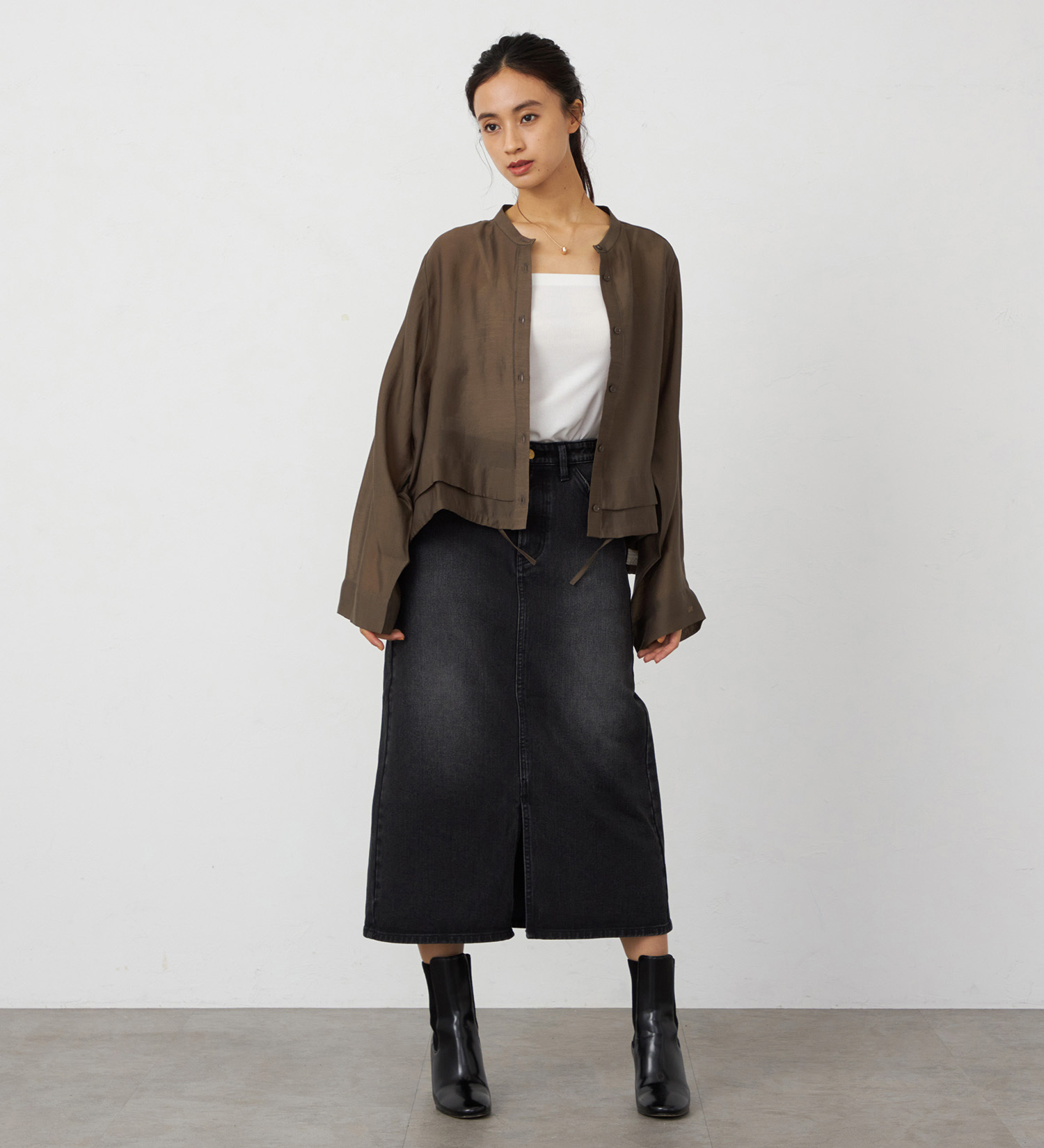 Lee(リー)のLee BABE ストレッチ/ミドル丈デニムスカート 【豊富なサイズ展開XS-XL】|スカート/デニムスカート/レディース|ブラックデニム