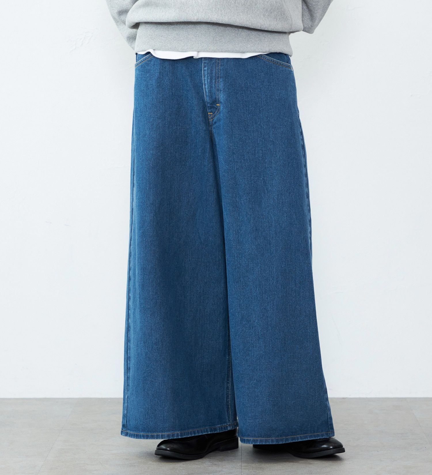 Lee(リー)の【試着対象】【X-LINE】WIDEST JEANS/最も太いバギーデニムパンツ|パンツ/デニム/ジーンズパンツ/メンズ|中色ブルー