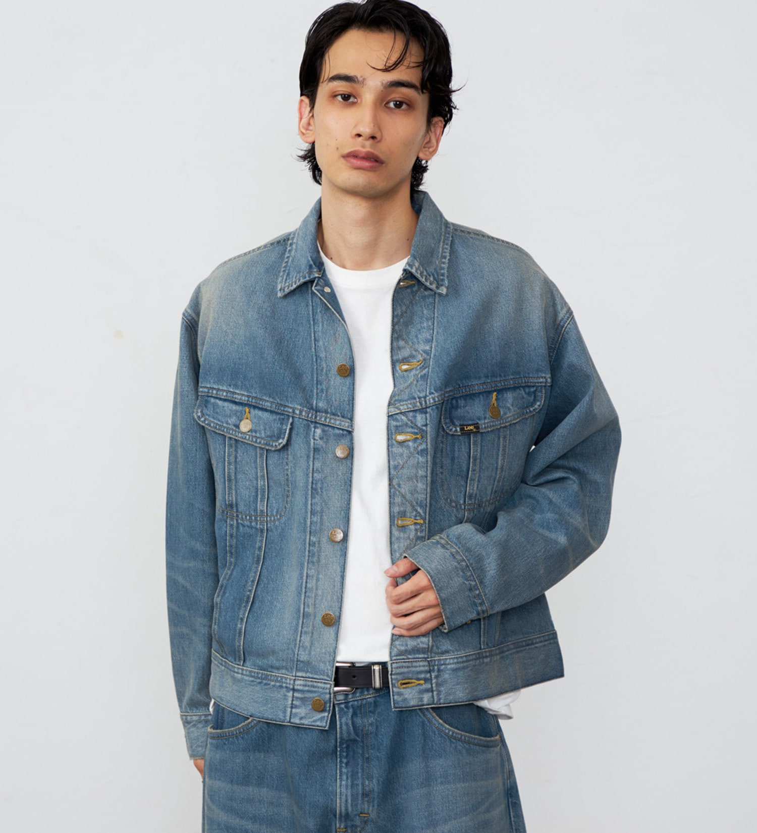 Lee(リー)の【予約】【101 100周年】RIDERS101 WIDE JACKET/ライダース ワイドデニムジャケット|ジャケット/アウター/デニムジャケット/メンズ|中色ブルー