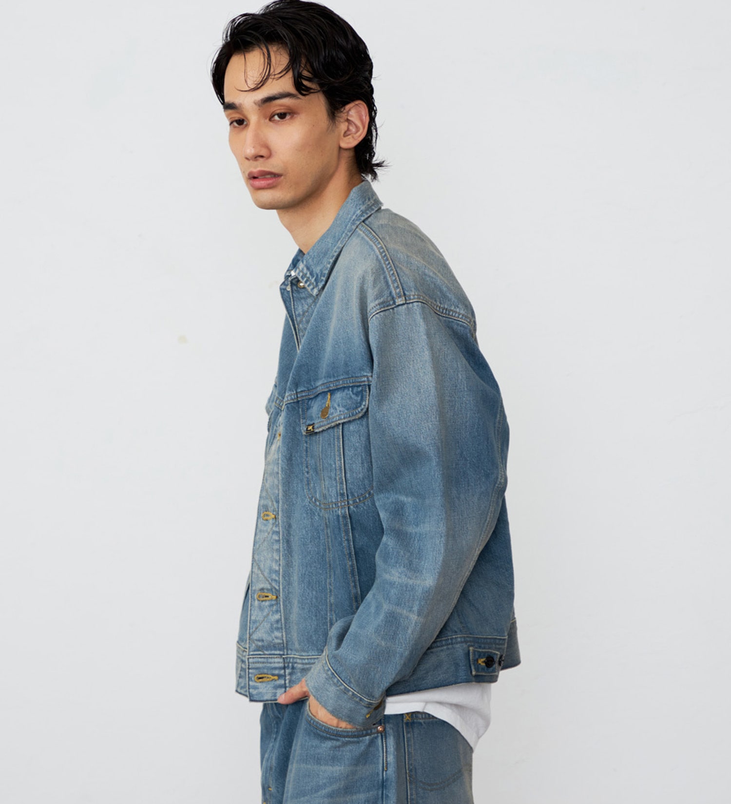 Lee(リー)の【予約】【101 100周年】RIDERS101 WIDE JACKET/ライダース ワイドデニムジャケット|ジャケット/アウター/デニムジャケット/メンズ|中色ブルー