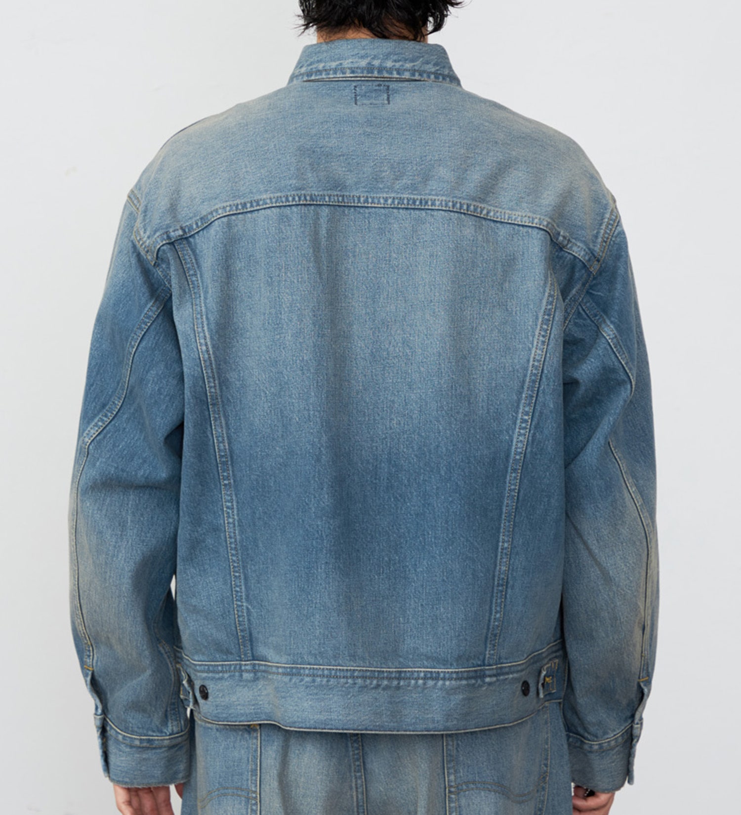 Lee(リー)の【予約】【101 100周年】RIDERS101 WIDE JACKET/ライダース ワイドデニムジャケット|ジャケット/アウター/デニムジャケット/メンズ|中色ブルー