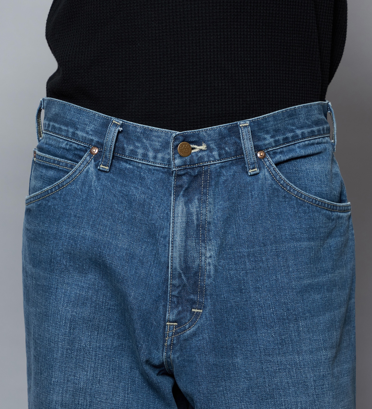 Lee(リー)の【予約】【101 101周年記念特別モデル】 ANNIVERSARY 101-Z LOOSE ルーズデニムパンツ セットアップ可|パンツ/デニム/ジーンズパンツ/メンズ|中色ブルー