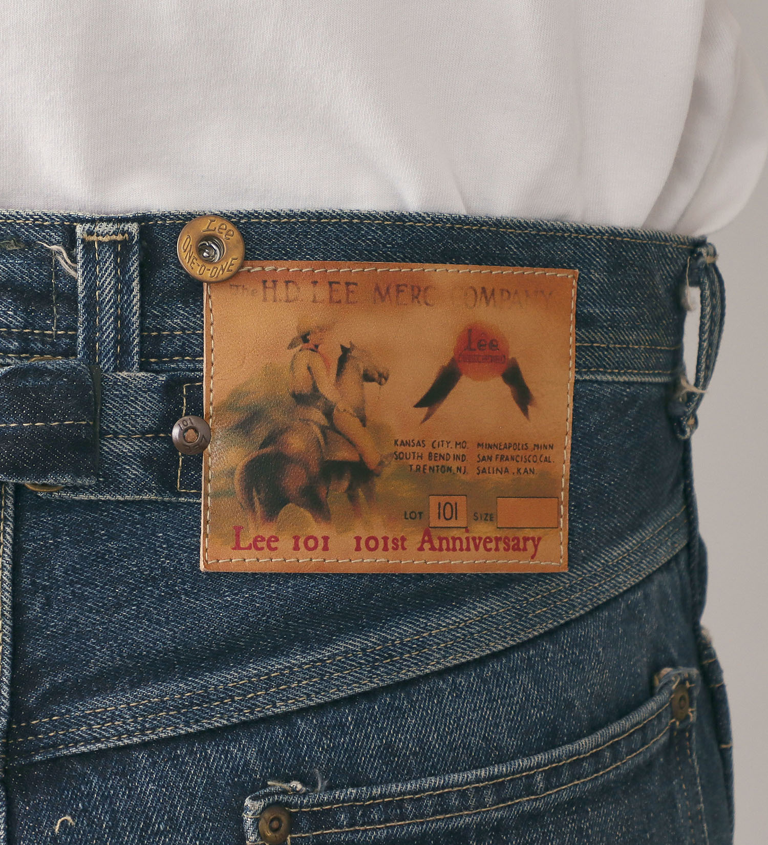 Lee(リー)の【予約】【101 101周年記念特別モデル】ANNIVERSARY 101 ICONIC COWBOY PANTS セットアップ可|パンツ/デニム/ジーンズパンツ/メンズ|中色ブルー