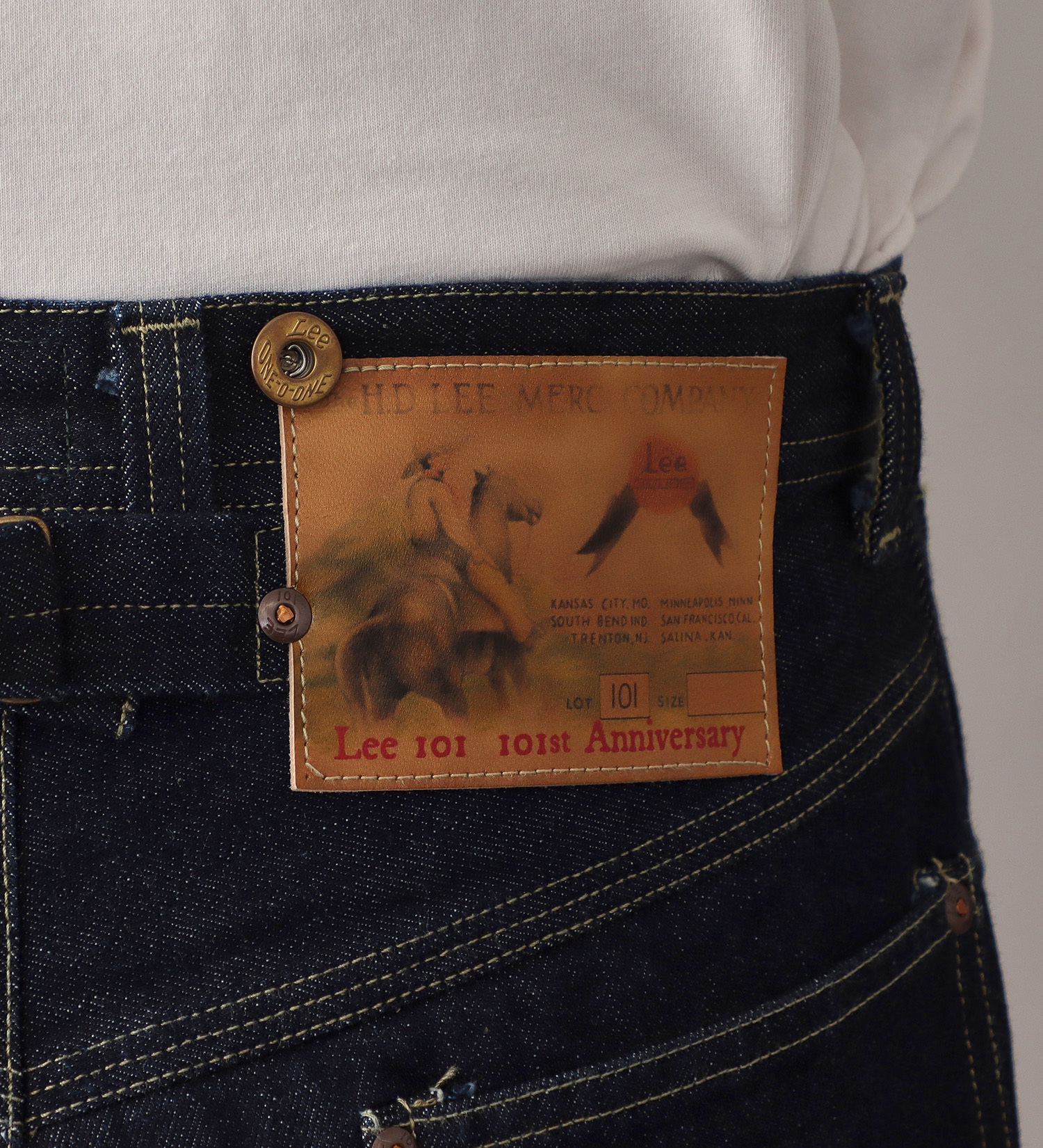 Lee(リー)の【予約】【101 101周年記念特別モデル】ANNIVERSARY 101 ICONIC COWBOY PANTS セットアップ可|パンツ/デニム/ジーンズパンツ/メンズ|インディゴブルー