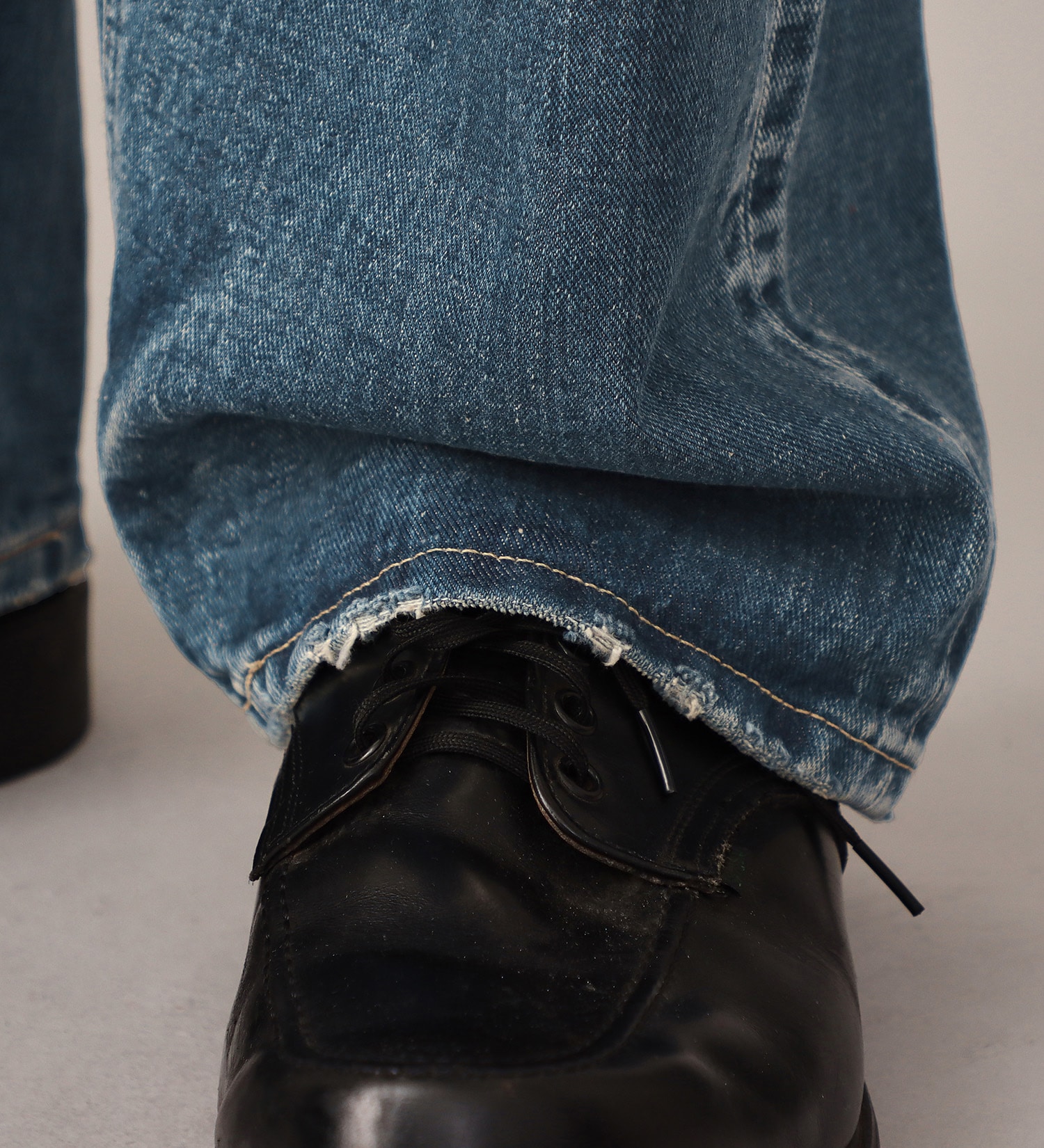 Lee(リー)の【予約】【101 101周年記念特別モデル】ANNIVERSARY 101 ICONIC RIDERS JEAN セットアップ可|パンツ/デニム/ジーンズパンツ/メンズ|中色ブルー