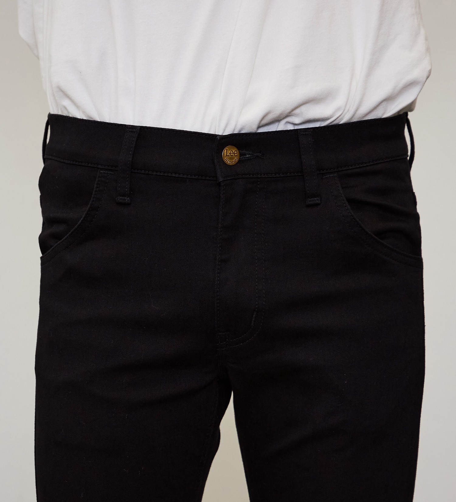 Lee(リー)の【試着対象】【EC別注】強ストレッチイージーテーパードスキニーデニムパンツ|パンツ/デニム/ジーンズパンツ/メンズ|ブラックデニム