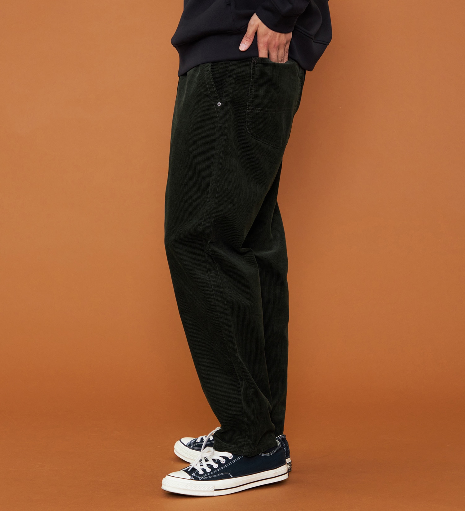 Lee(リー)の【試着対象】【暖】FLeeasy CORDUROY すっきりナロー/イージーパンツ|パンツ/パンツ/メンズ|ダークグリーン
