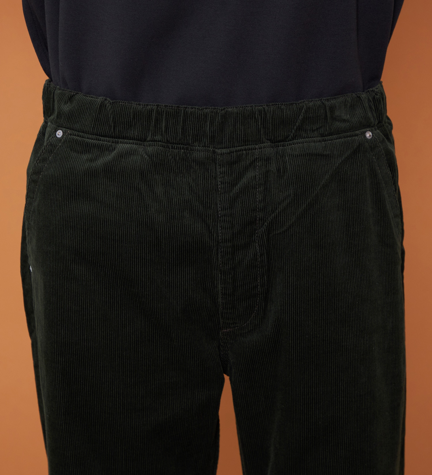 Lee(リー)の【試着対象】【暖】FLeeasy CORDUROY すっきりナロー/イージーパンツ|パンツ/パンツ/メンズ|ダークグリーン