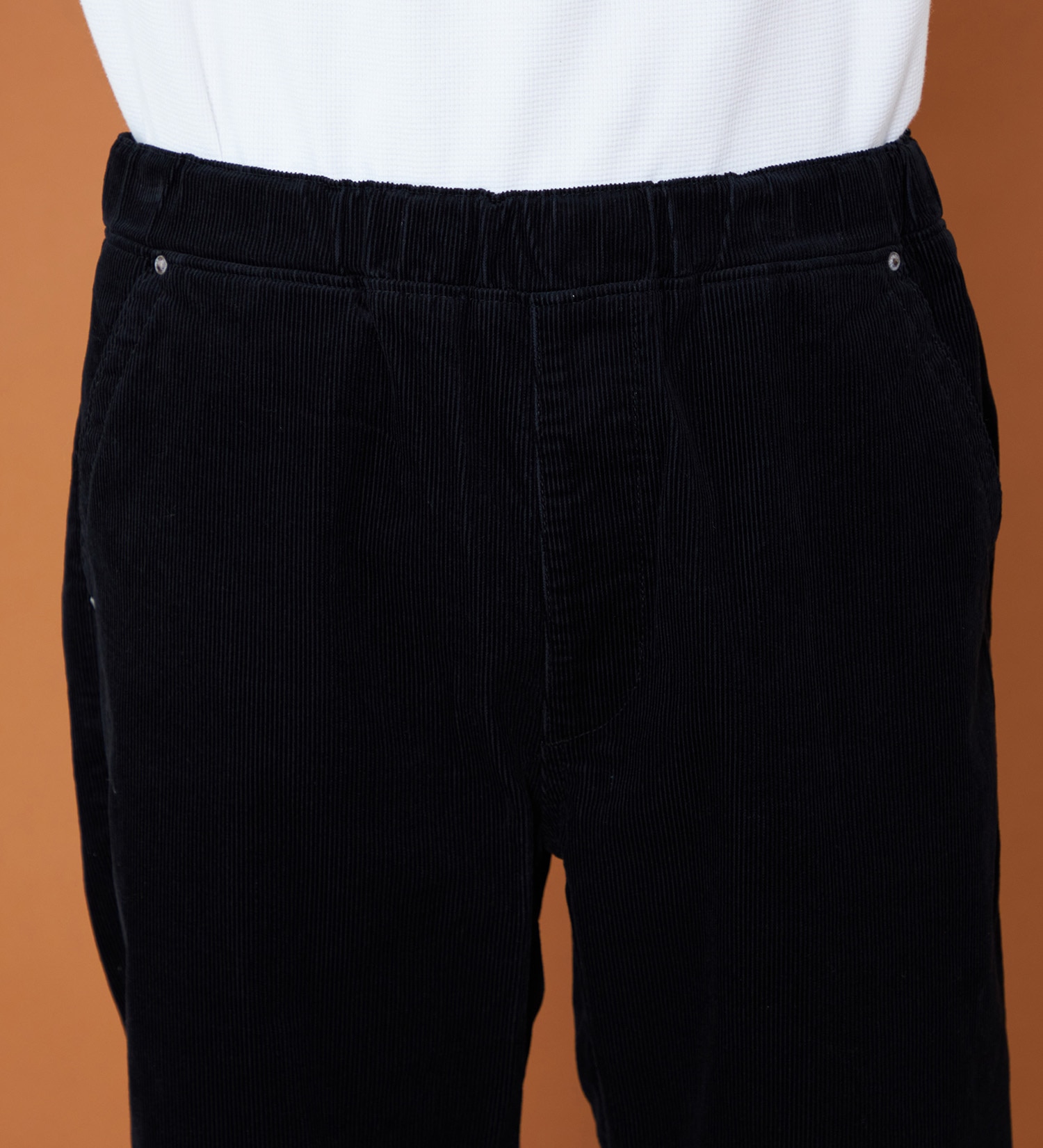 Lee(リー)の【試着対象】【暖】FLeeasy CORDUROY すっきりナロー/イージーパンツ|パンツ/パンツ/メンズ|ブラック