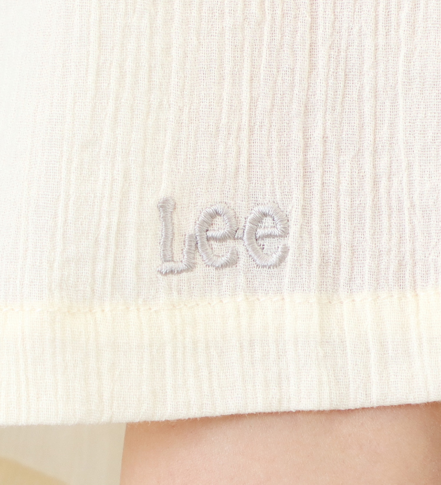 Lee(リー)の【ポイントアップ対象】【直営店・WEB別注】ペプラムシャツ クレープ生地で涼しい|トップス/シャツ/ブラウス/レディース|オフホワイト