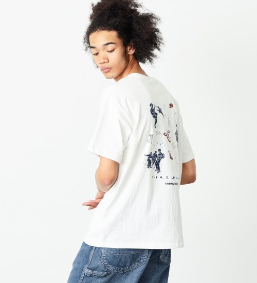 Lee(リー)の【売り尽くしSALE】COMPILATIONS バックプリント　ショートスリーブTシャツ|トップス/Tシャツ/カットソー/メンズ|ホワイト