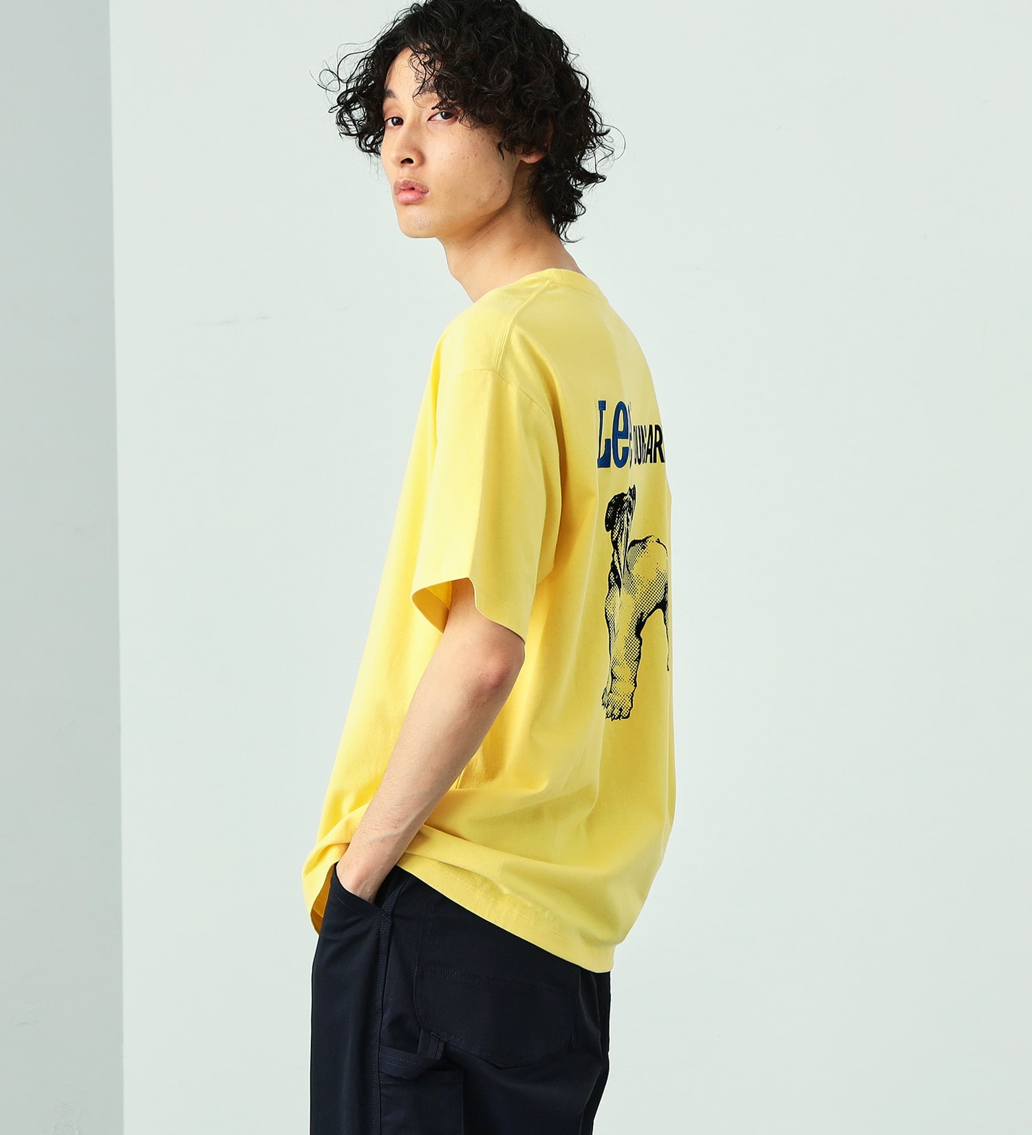 Lee(リー)のブルドッグプリント 半袖Tシャツ|トップス/Tシャツ/カットソー/メンズ|イエロー