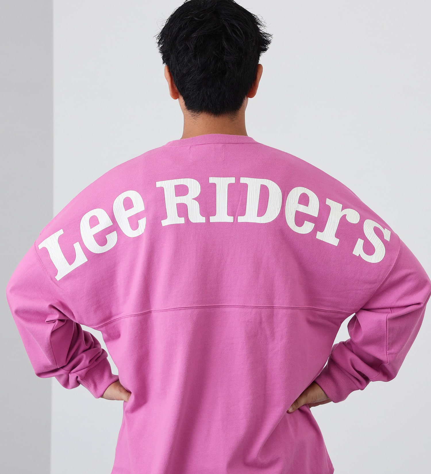 Lee(リー)の【Pre SALE】バックプリント ビッグフィットTシャツ|トップス/Tシャツ/カットソー/メンズ|ピンク