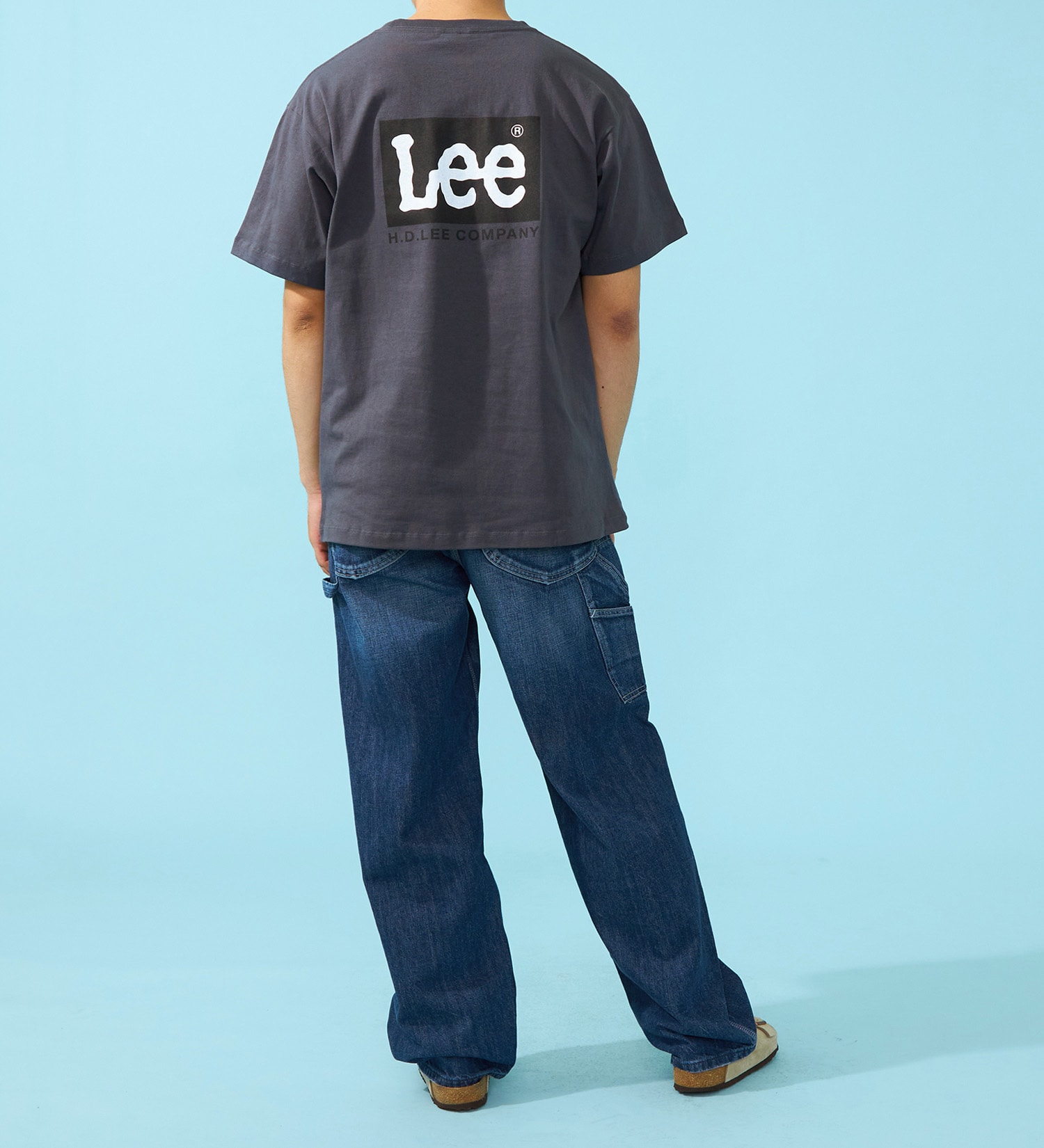 Lee(リー)の【GW SALE】Lee バックプリント ショートスリーブTee|トップス/Tシャツ/カットソー/メンズ|チャコールグレー