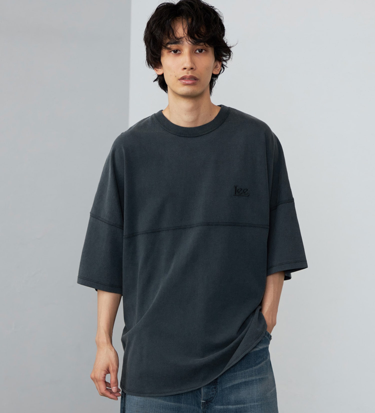 Lee(リー)のラウンドヘムショートスリーブTシャツ|トップス/Tシャツ/カットソー/メンズ|チャコールグレー