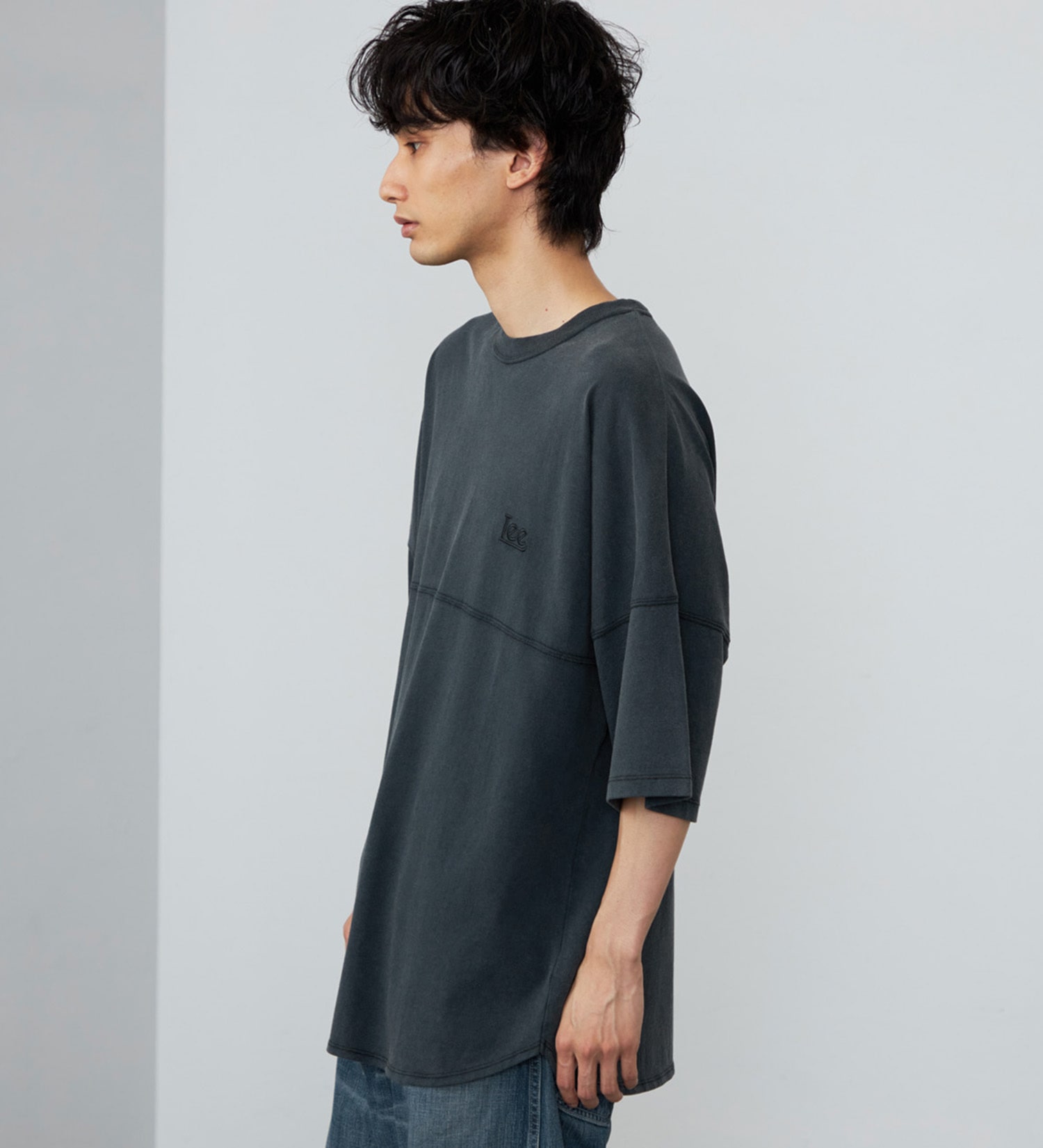 Lee(リー)のラウンドヘムショートスリーブTシャツ|トップス/Tシャツ/カットソー/メンズ|チャコールグレー