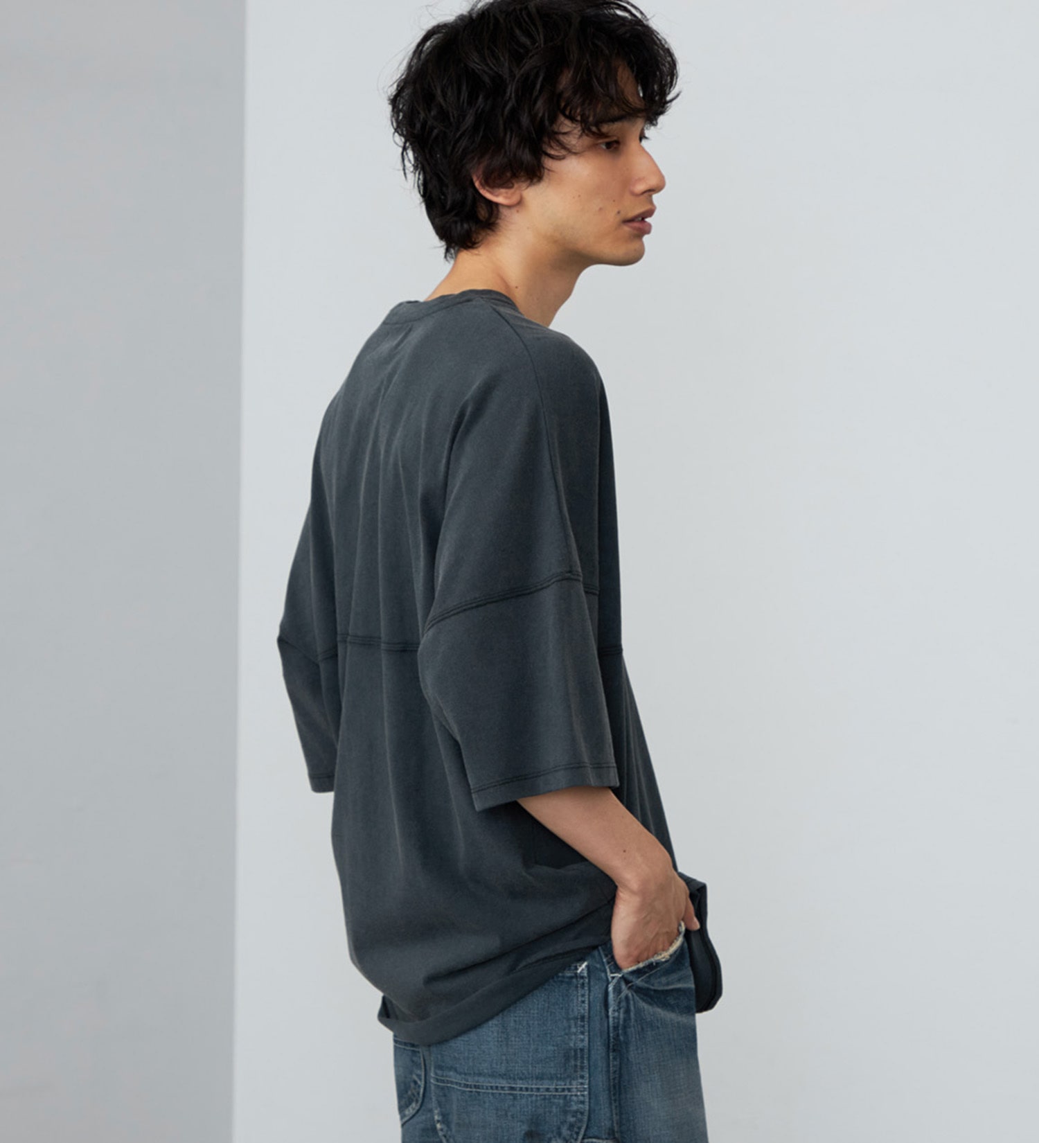 Lee(リー)のラウンドヘムショートスリーブTシャツ|トップス/Tシャツ/カットソー/メンズ|チャコールグレー