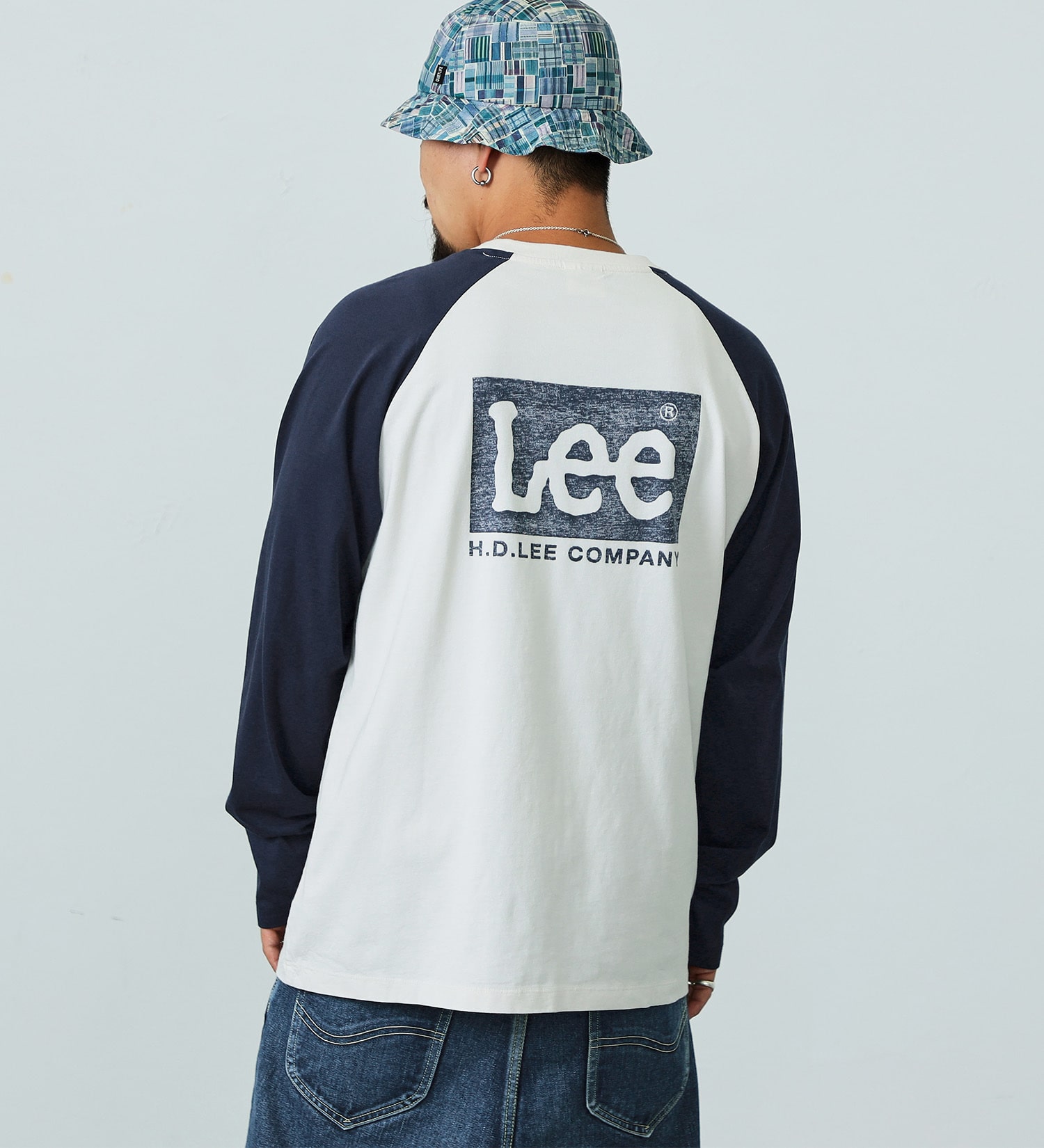 Lee(リー)の【親子リンク】ロングセラー Leeロゴバックプリント長袖Tシャツ|トップス/Tシャツ/カットソー/メンズ|ネイビー