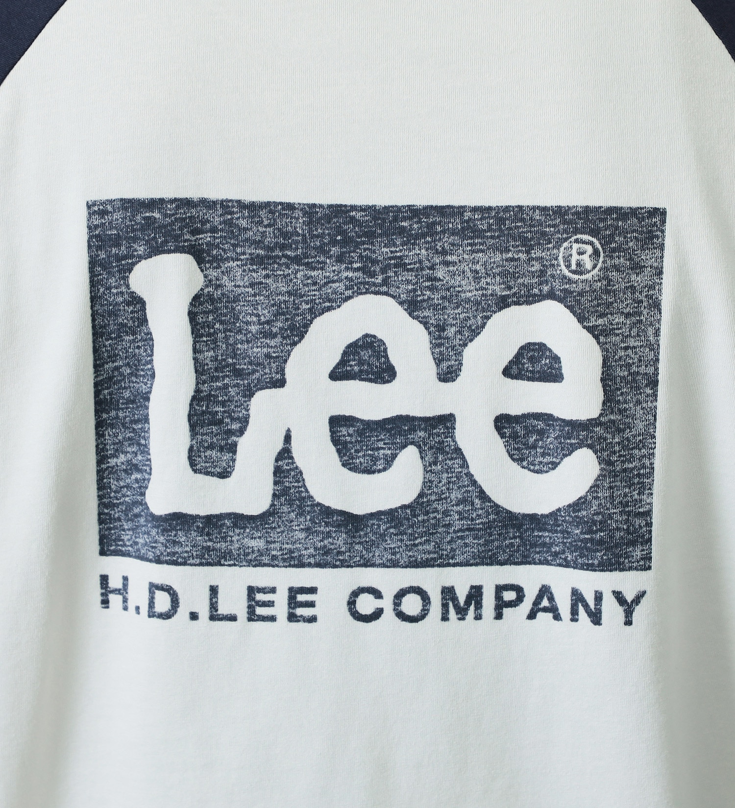 Lee(リー)の【親子リンク】ロングセラー Leeロゴバックプリント長袖Tシャツ|トップス/Tシャツ/カットソー/メンズ|ネイビー