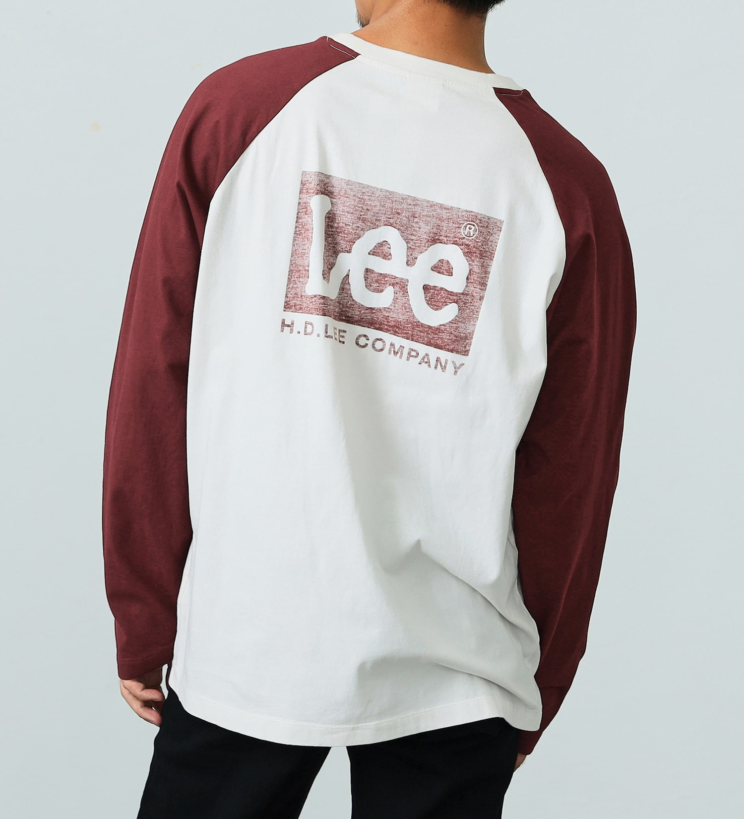 Lee(リー)の【親子リンク】ロングセラー Leeロゴバックプリント長袖Tシャツ|トップス/Tシャツ/カットソー/メンズ|ワインレッド