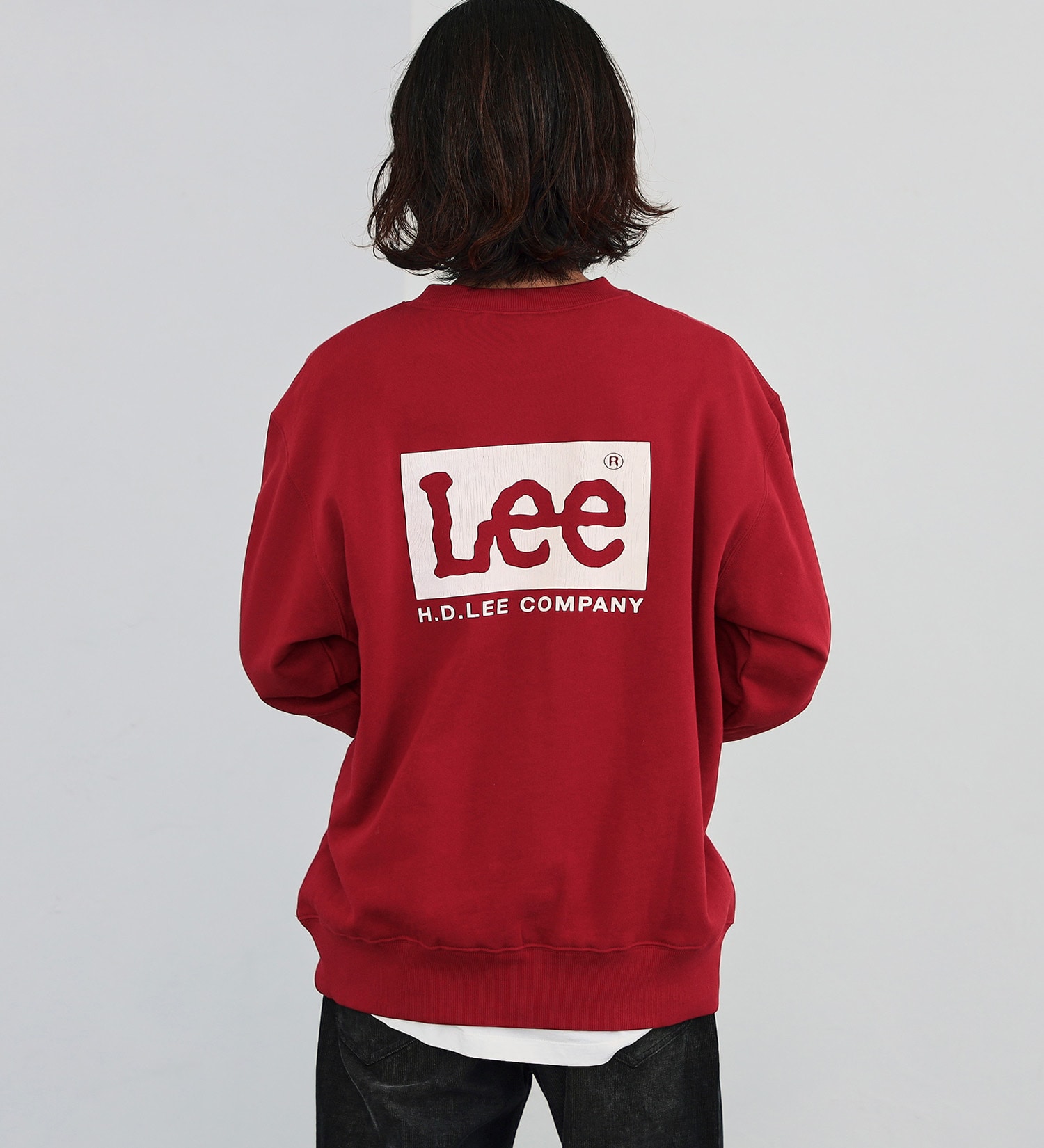 Lee(リー)の【親子リンク】Leeロゴバックプリントスウェット|トップス/スウェット/メンズ|レッド