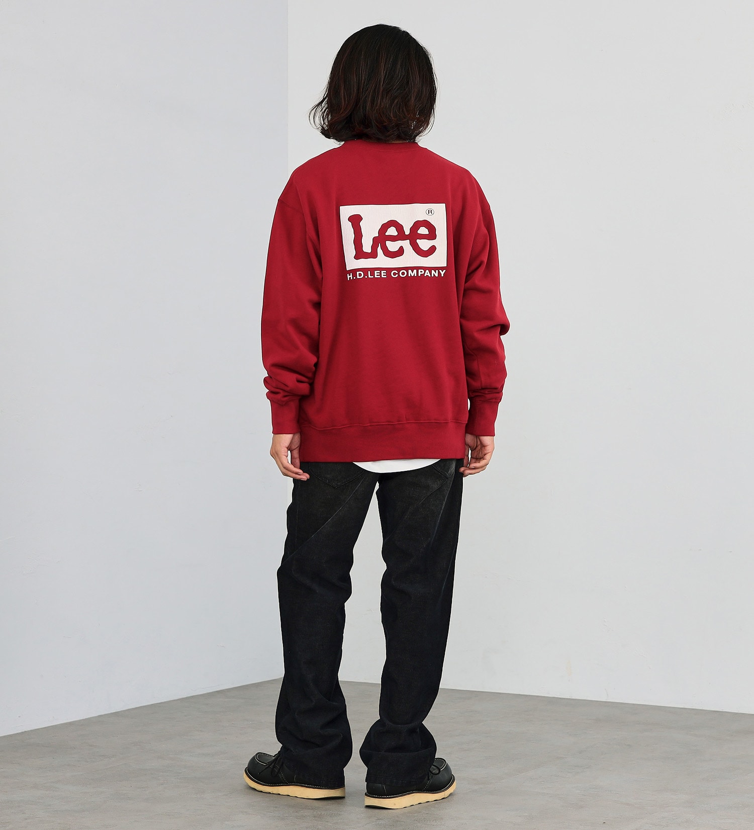 Lee(リー)の【親子リンク】Leeロゴバックプリントスウェット|トップス/スウェット/メンズ|レッド