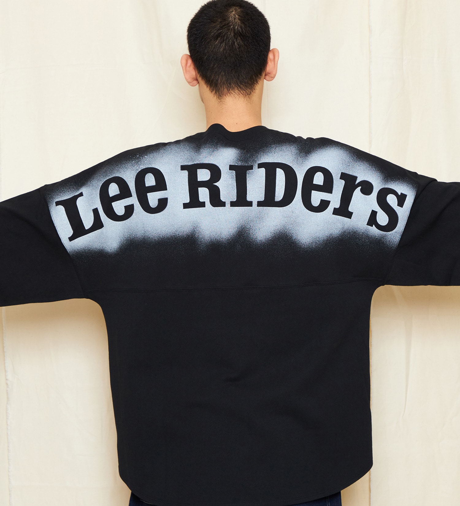 Lee(リー)のLee RIDERS バッグプリント長袖Tシャツ|トップス/Tシャツ/カットソー/メンズ|ブラック