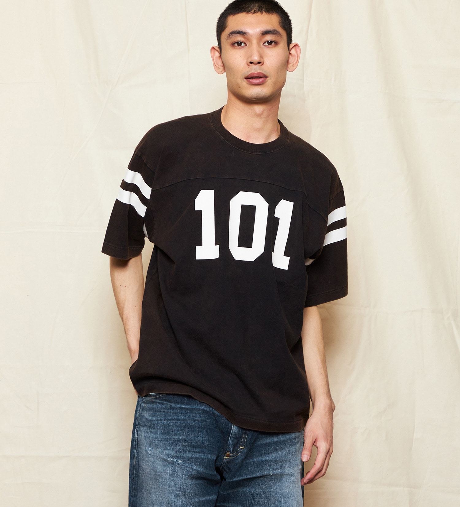 Lee(リー)の【101 100周年】101 FOOTBALL TEE/フットボール ハーフスリーブTシャツ|トップス/Tシャツ/カットソー/メンズ|ブラック