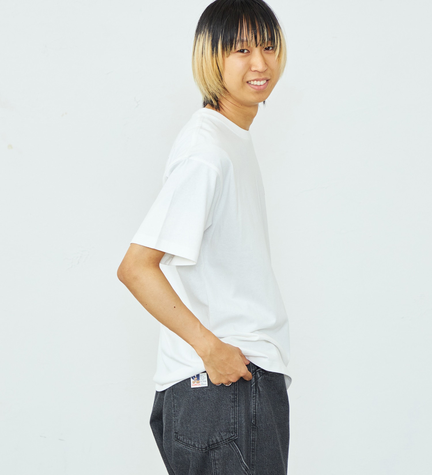 Lee(リー)のトリプルLeeロゴ刺繍Tシャツ|トップス/Tシャツ/カットソー/メンズ|ホワイト