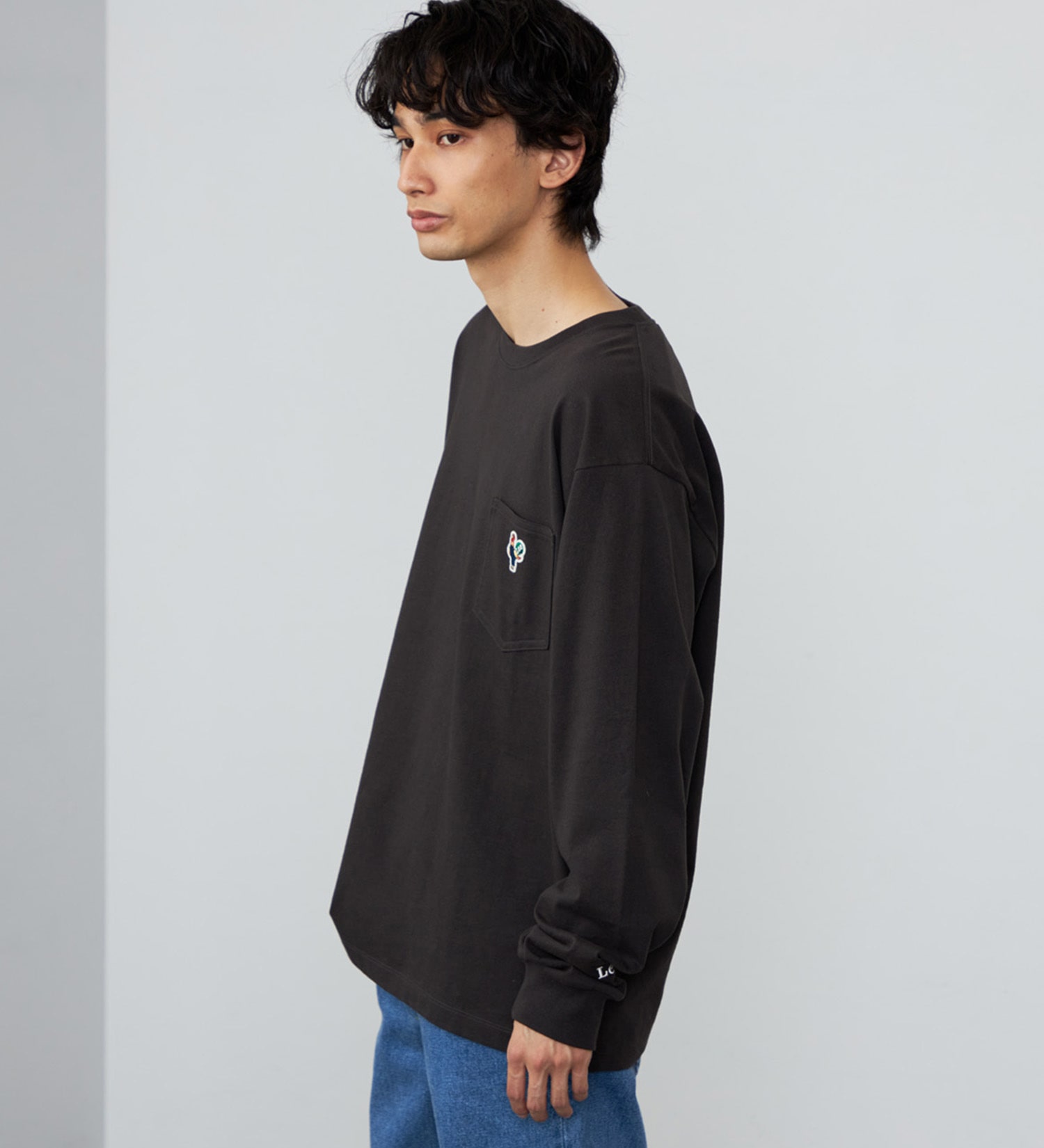 Lee(リー)のワッペンポケット ロングスリーブTシャツ|トップス/Tシャツ/カットソー/メンズ|チャコール