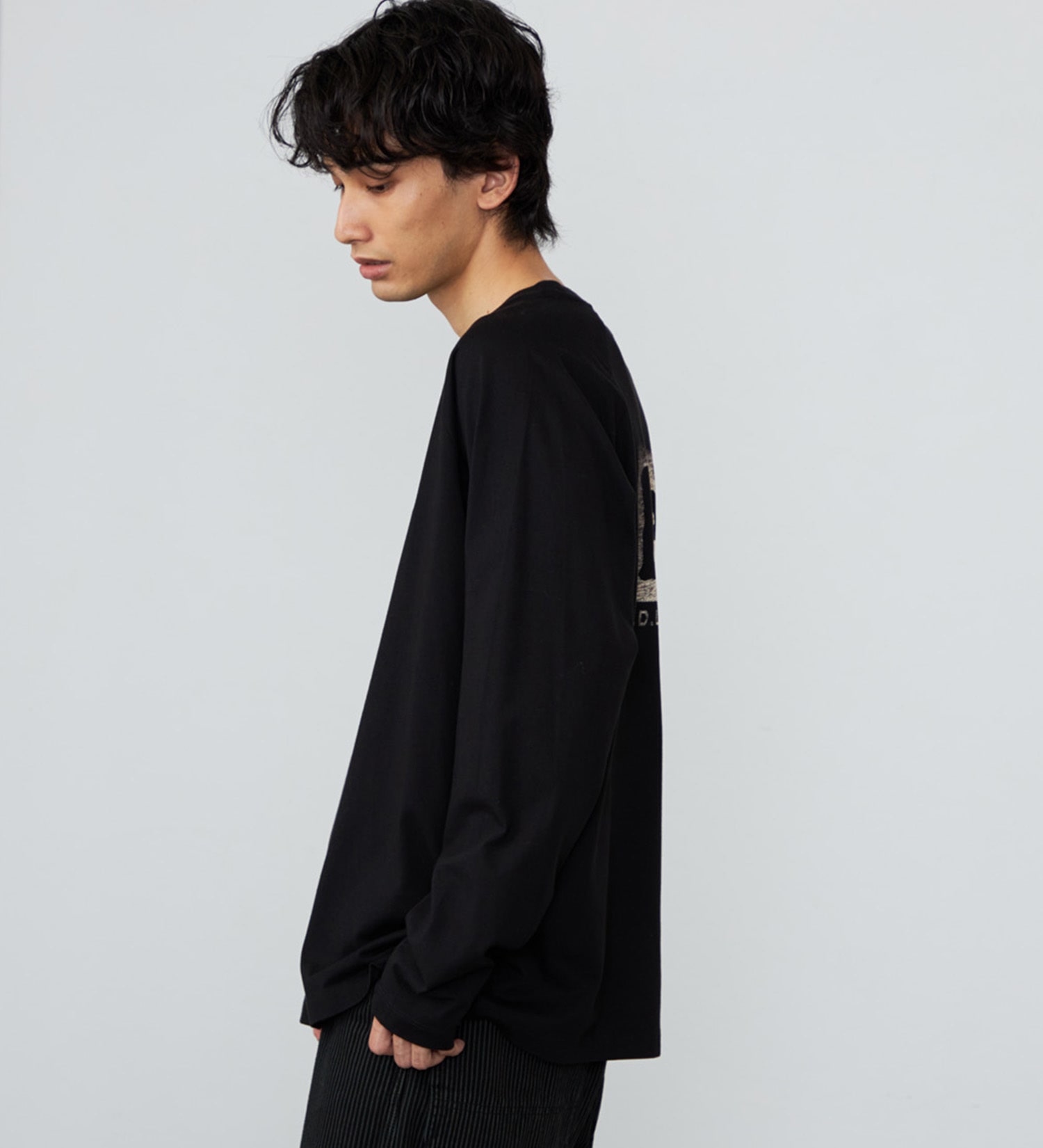 Lee(リー)のLeeロゴバックプリント ロングスリーブTシャツ【ロングセラー】|トップス/Tシャツ/カットソー/メンズ|ブラック