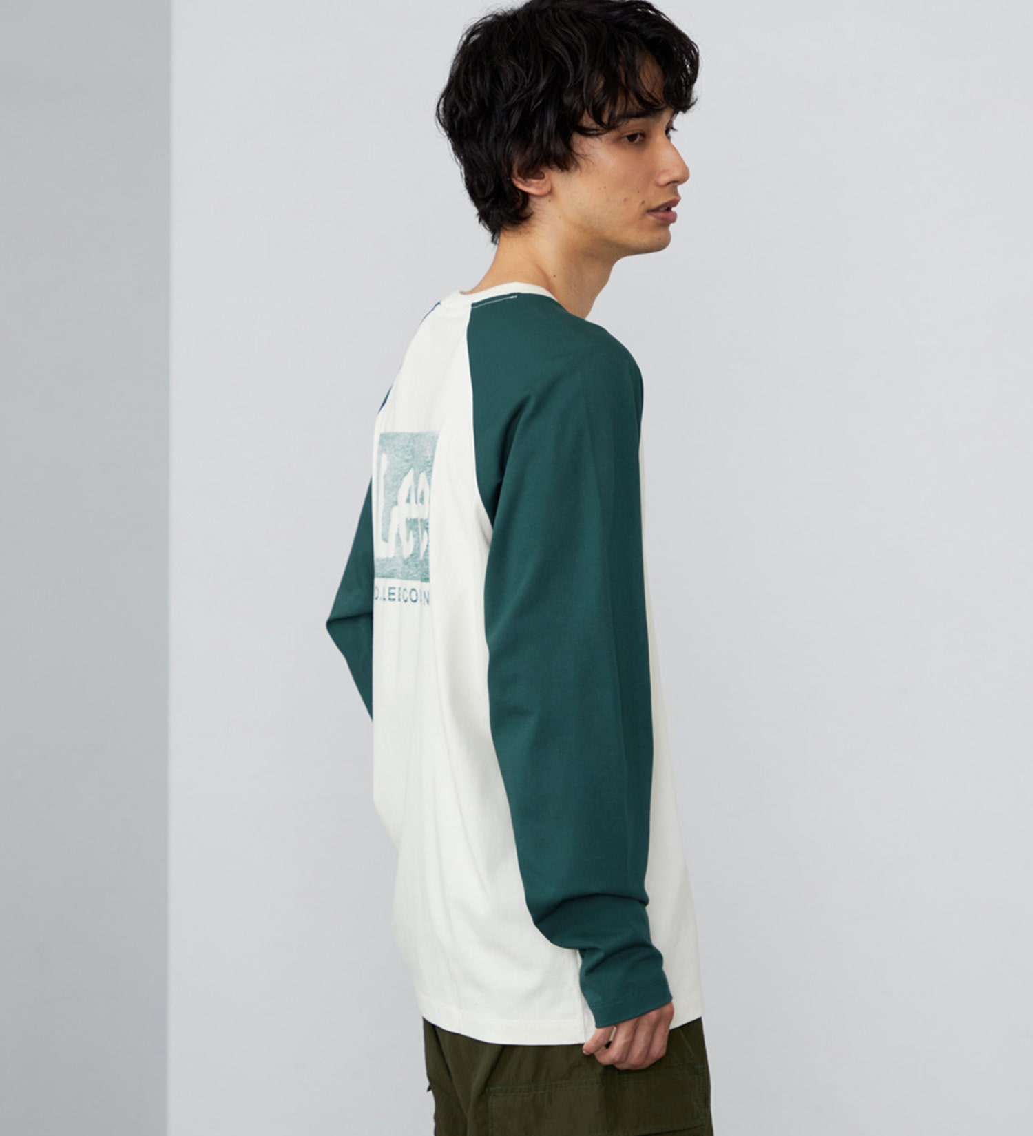 Lee(リー)のLeeロゴバックプリント ロングスリーブTシャツ【ロングセラー】|トップス/Tシャツ/カットソー/メンズ|グリーン